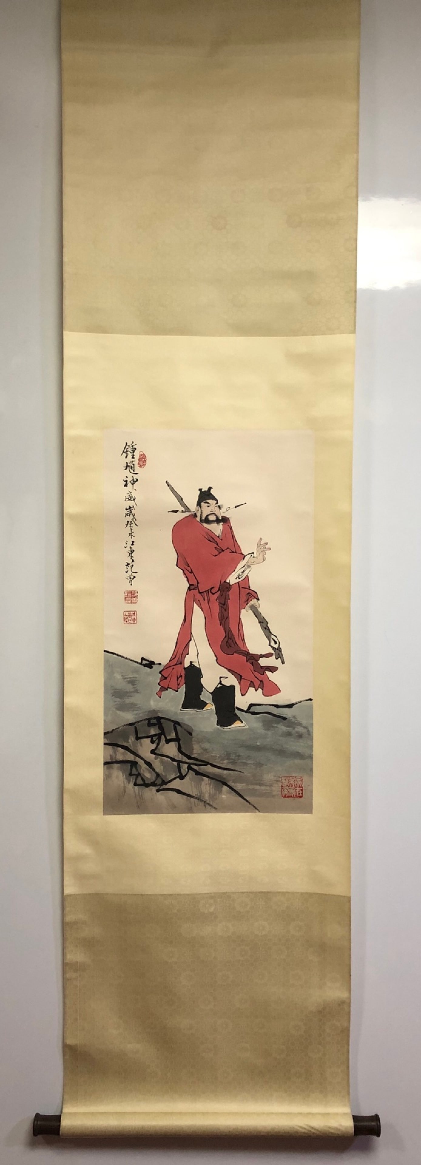 A Chinese Vertical Scroll Ink Painting of Figure on Paper: A Chinese Vertical Scroll Ink Painting of Figure on Paper,Fan Zeng,Size:27.2inx15in 一幅中国水墨人物画立轴,范曾