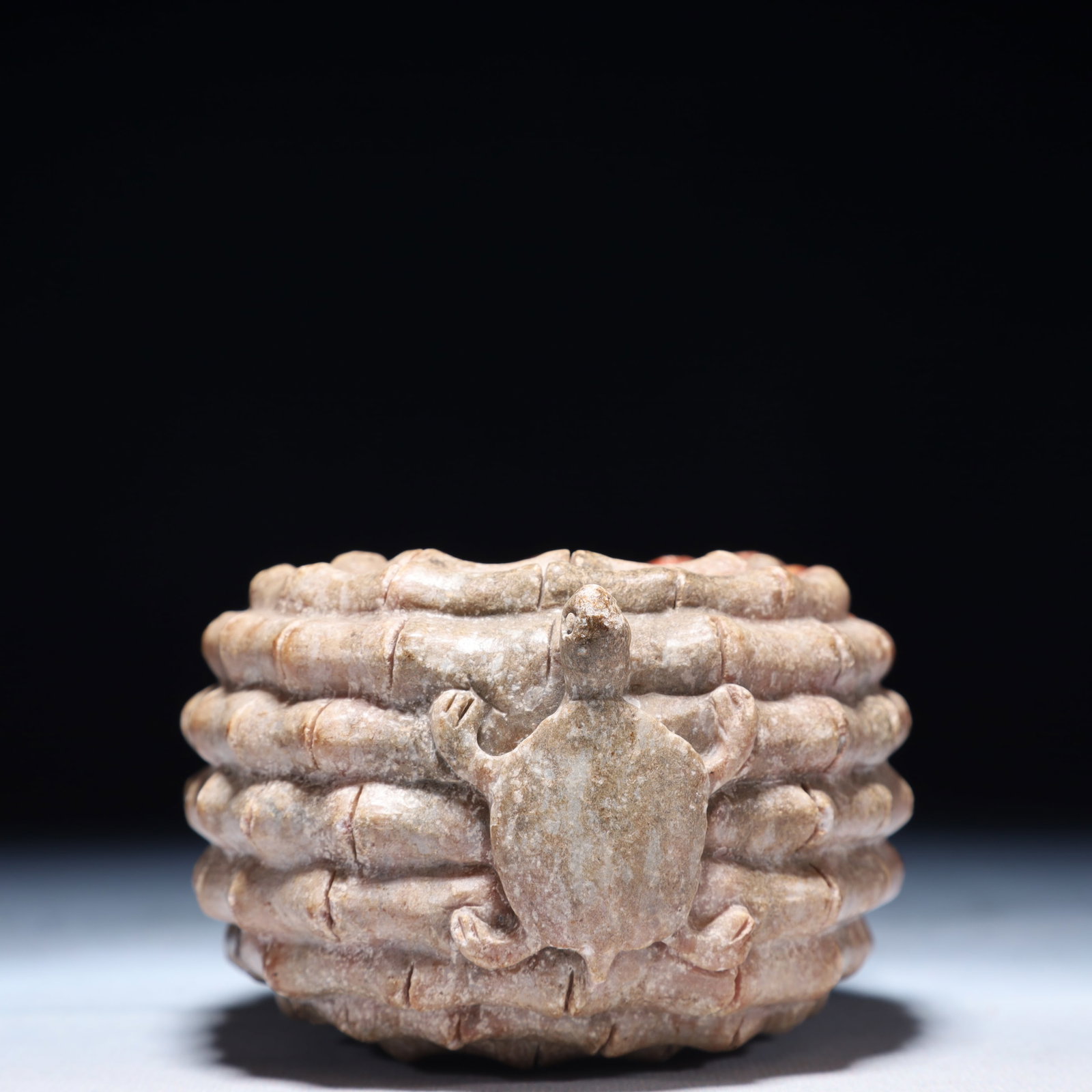 An Archaic Archaic Jade Turtle Pattern Brush Washer - 2