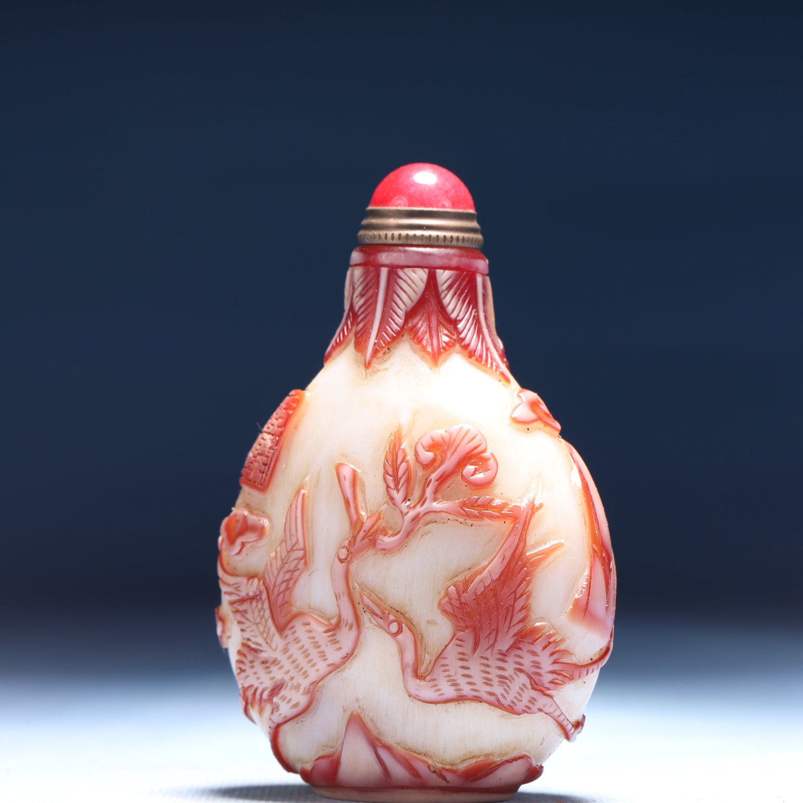 An Exquisite Glass Auspicious Cloud and Crane Pattern Snuff Bottle - 5