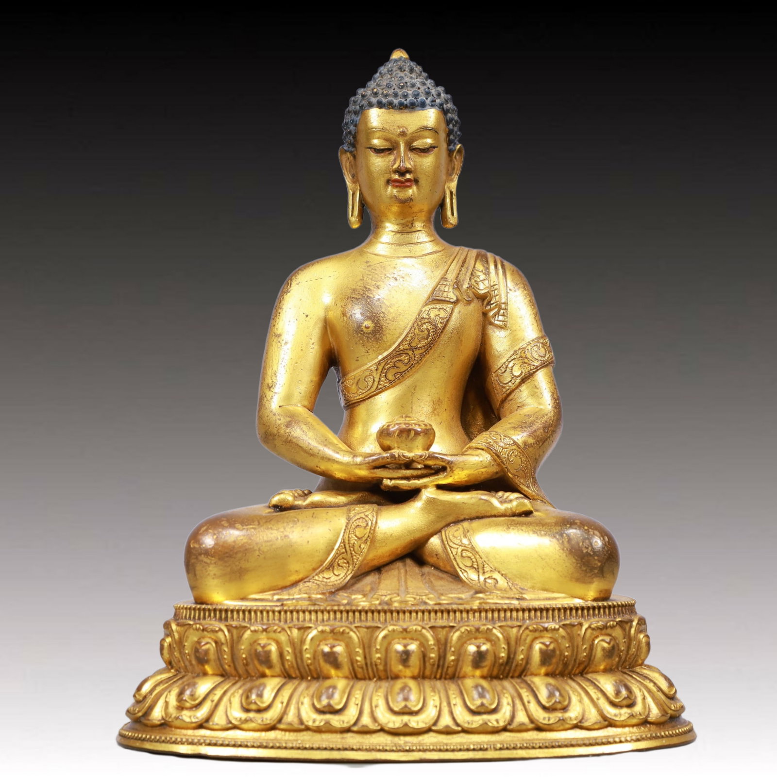A Solemn Gilt Bronze Statue of Sakyamuni (1 of 9)
