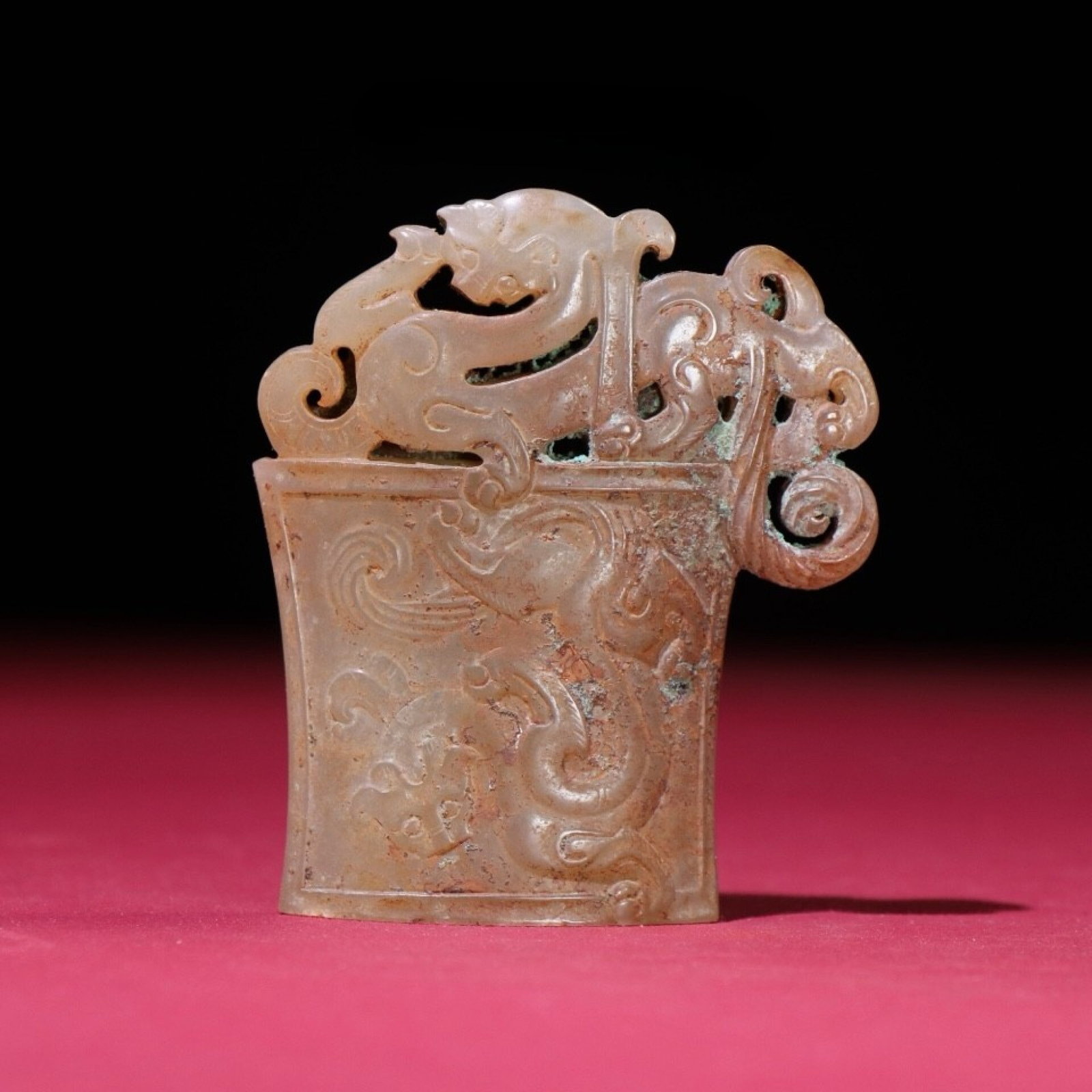 White Jade Chi-Dragon Pattern Pendant: White Jade Chi-Dragon Pattern Pendant,Qing Dynasty,China,Size:2.8inx2.4inx0.6in,Weight:77g 白玉螭龙纹挂件,中国清代
