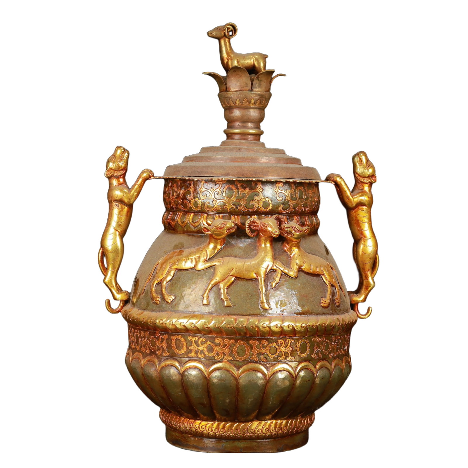 An Exquisite Gilt Silver Sheep Pattern Beast-Ears Cover Jar: An Exquisite Gilt Silver Sheep Pattern Beast-Ears Cover Jar,Qing Dynasty,China,Size:7.9inx6.3inx11in,Weight:2000g 银鎏金羊纹兽耳盖罐,中Þ