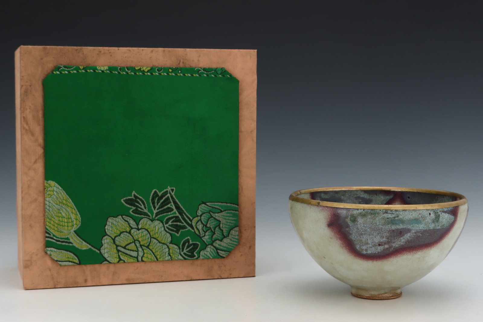 An Exquisite Jun yao Purple Glazed Bowl: An Exquisite Jun yao Purple Glazed Bowl,Song Dynasty,China,With Mark,Size:3.8inx6.5in 钧窑紫釉碗,中国宋代,带款