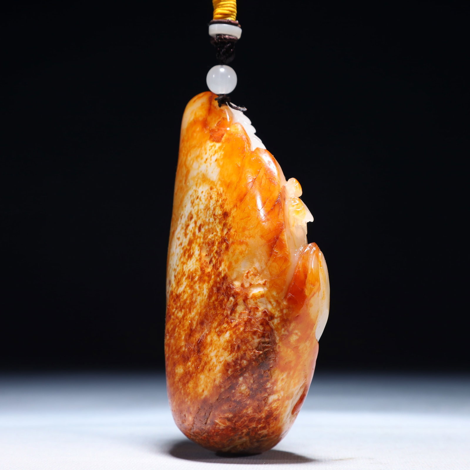 An Exquisite White Jade Landscape Pattern Pendant - 4