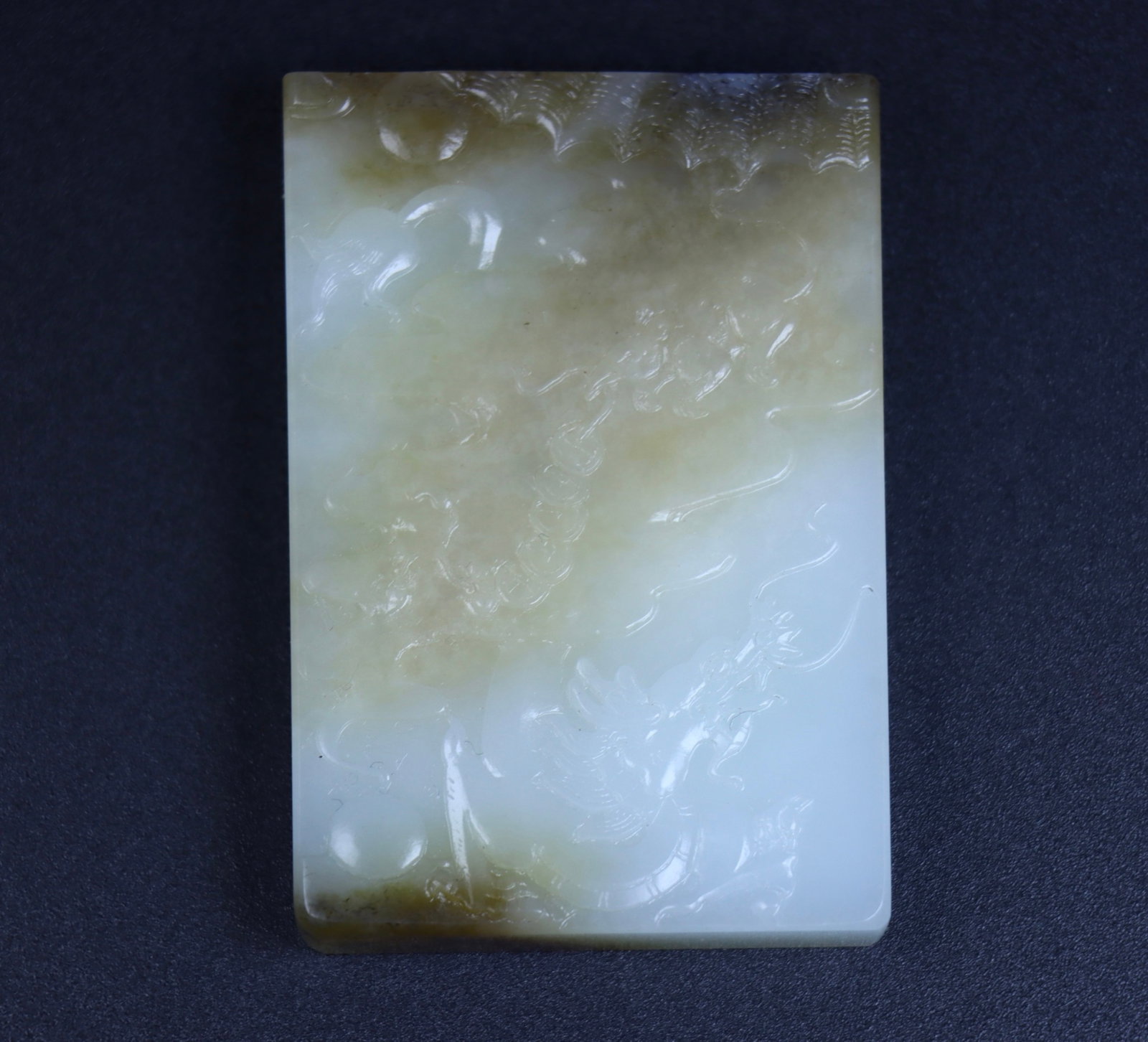 An Exquisite White Jade Dragon Pattern Ornament - 2