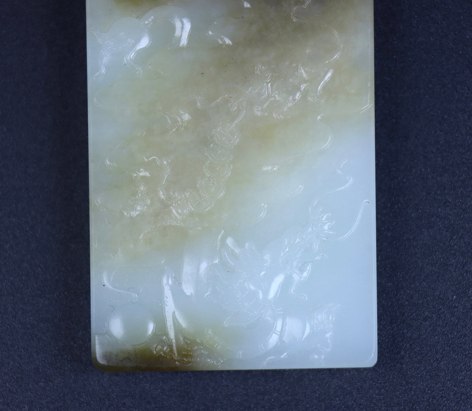 An Exquisite White Jade Dragon Pattern Ornament - 6