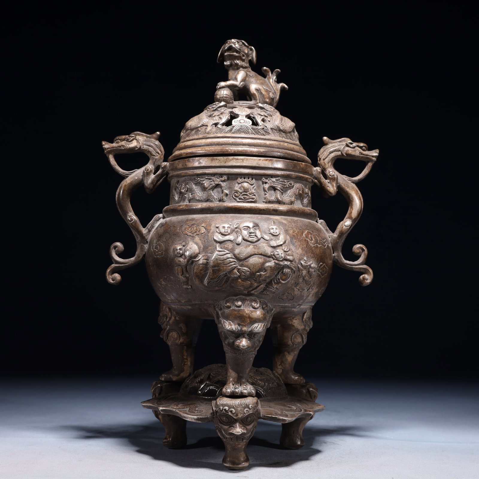 An Exquisite Silver-plated Bronze Figure Pattern Double-Ears and Tripod Censer: An Exquisite Silver-plated Bronze Figure Pattern Double-Ears and Tripod Censer,Qing Dynasty,China,Qianlong Four-character Mark,Size:8.3inx5.5inx13in,Weight:2500g 铜镀银人୰