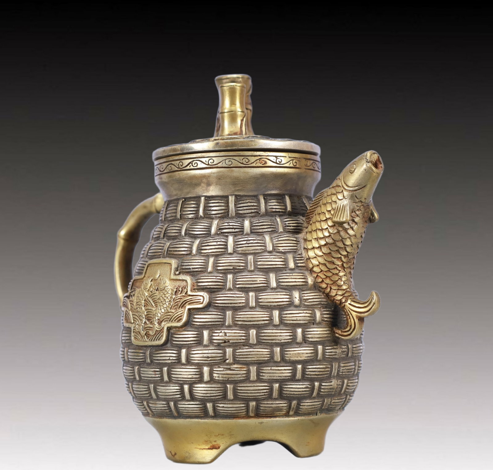A Rare Gilt Silver Fish Pattern Ewer - 2