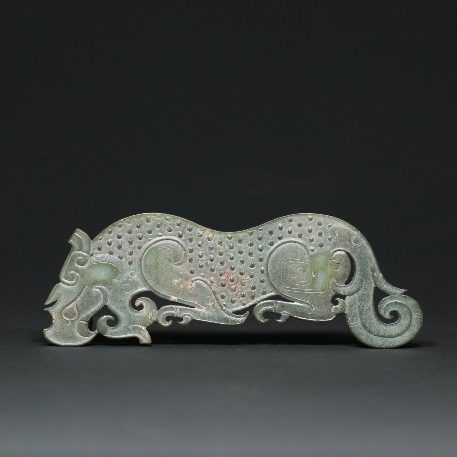 An Exquisite White Jade Tiger Patten Ornament: An Exquisite White Jade Tiger Patten Ornament,Han Dynasty,China,Size:7.1inx2.4inx0.2in,Weight:97.5g 白玉虎纹摆件,中国汉代