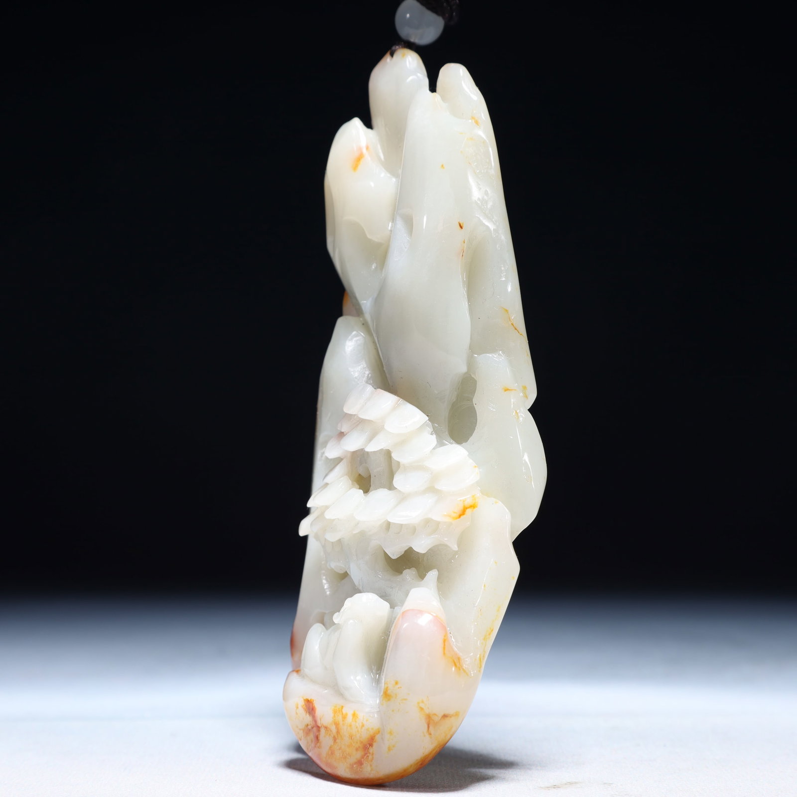 An Exquisite White Jade Landscape Pattern Pendant - 4