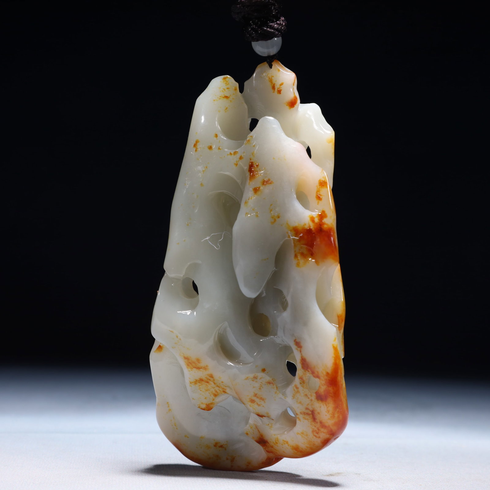 An Exquisite White Jade Landscape Pattern Pendant - 6