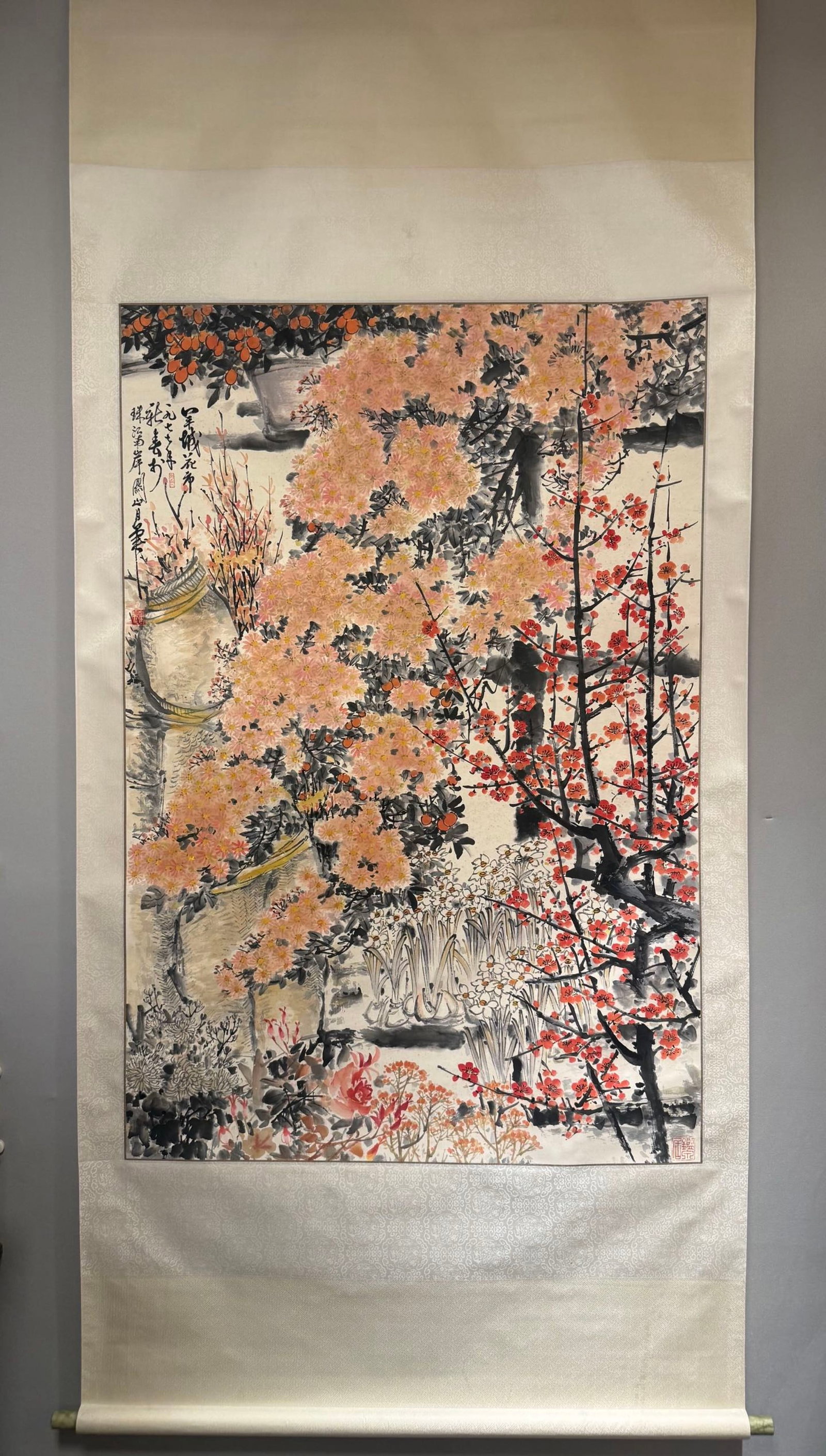 A Chinese Vertical Scroll Ink Painting of Flower on Paper: A Chinese Vertical Scroll Ink Painting of Flower on Paper,Guan Shanyue,Size:55.9inx37.8in 一幅中国水墨花卉画立轴,关山ć