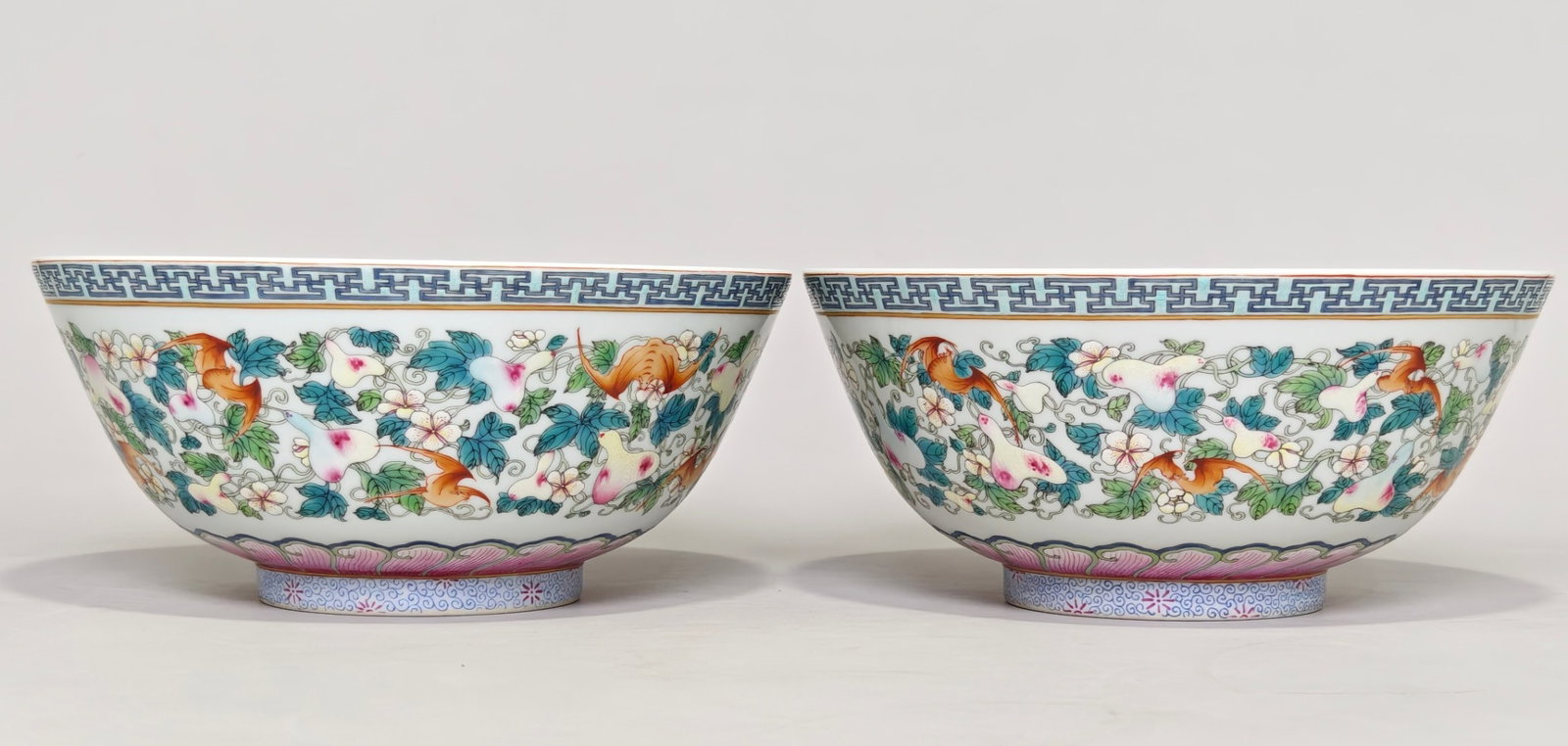A Pair of Exquisite Famille-Rose Bats and Peach Pattern Bowls: A Pair of Exquisite Famille-Rose Bats and Peach Pattern Bowls,Qing Dynasty,China,Yongzheng Six-character Mark,Size:4.1inx9.3in 一对粉彩福寿纹碗中&