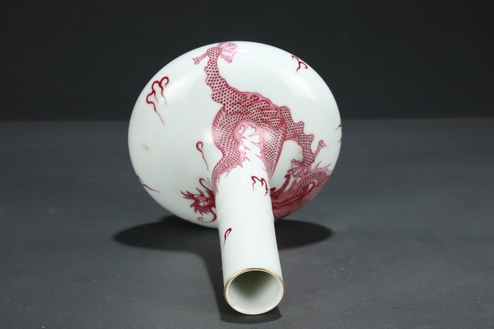 An Exquisite Ruby Red-Glazed Painted Gold Auspicious Cloud and Dragon Pattern Vase - 6