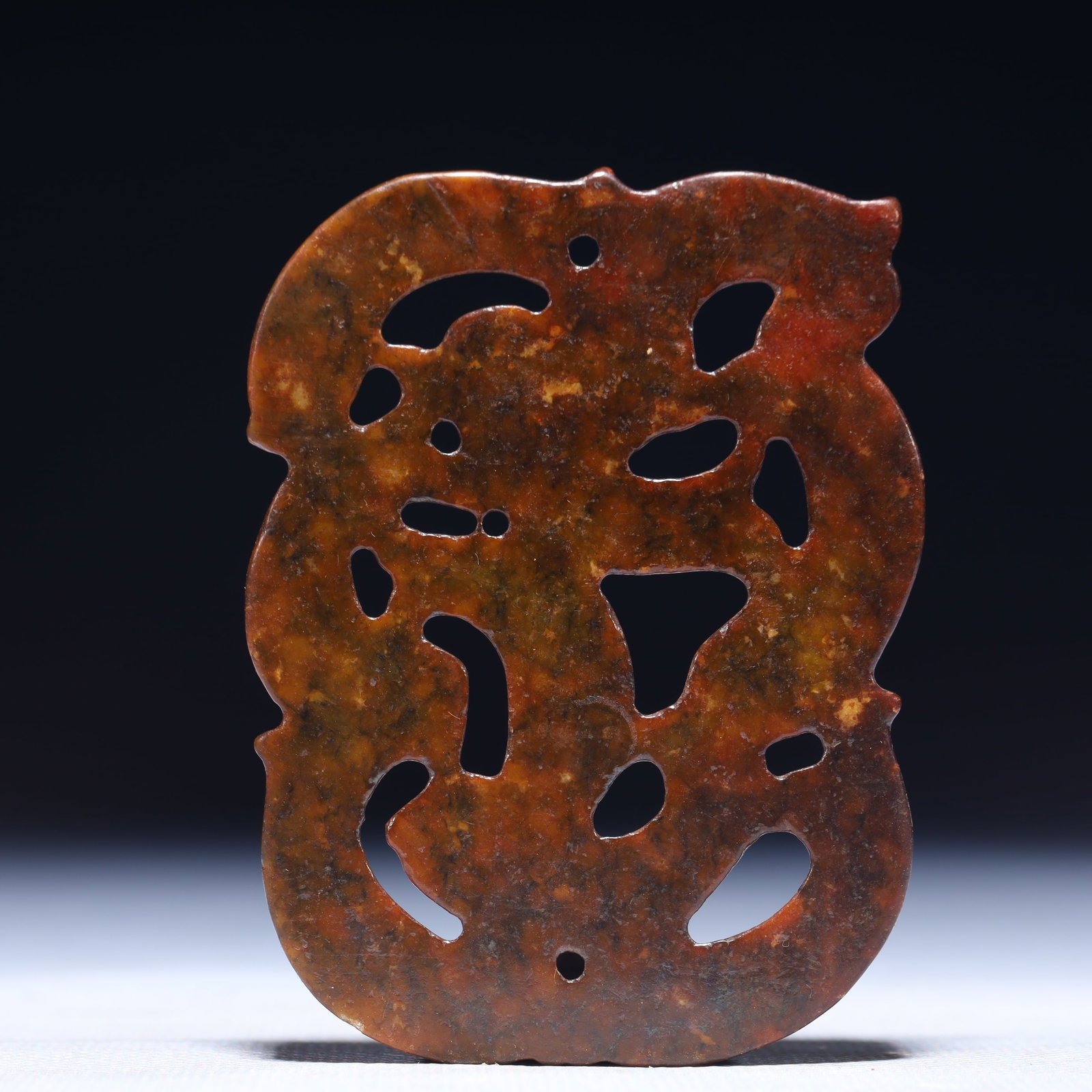 An Exquisite Archaic Jade Fish Pattern Pendant - 3
