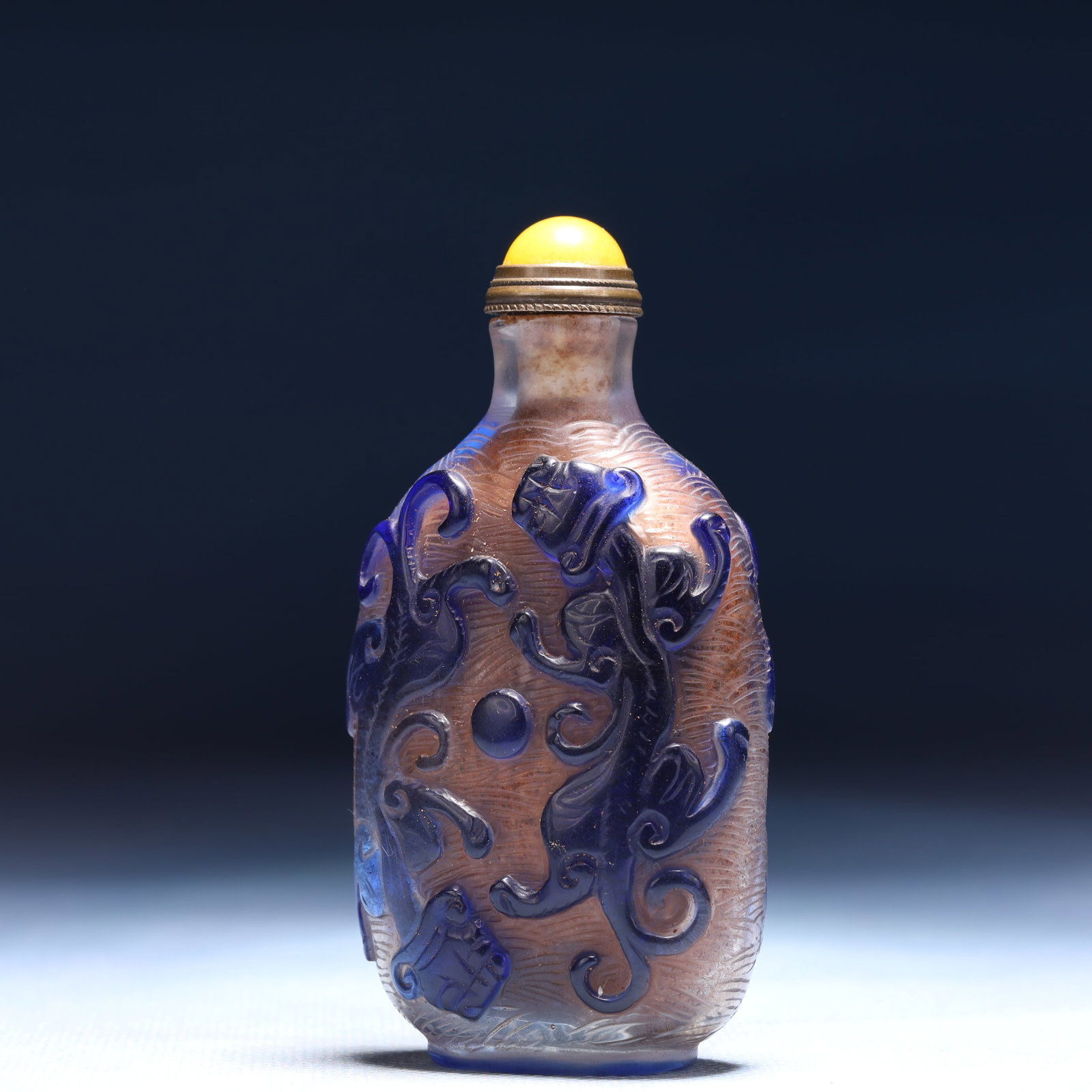 An Exquisite Glass Chi-Dragon Pattern Snuff Bottle - 5