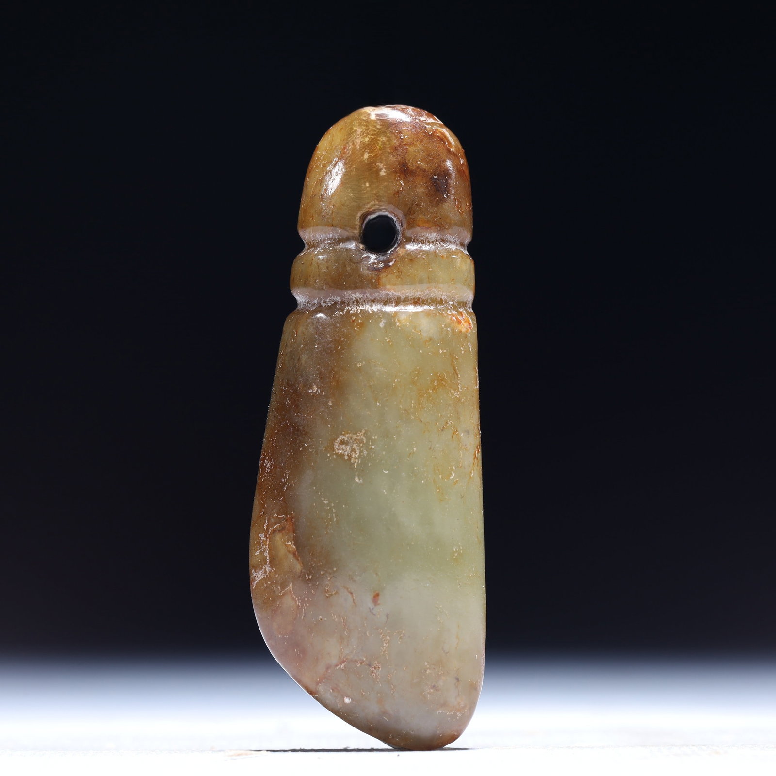 An Archaic Hongshan Culture Greenish Jade Pendant: An Archaic Hongshan Culture Greenish Jade Pendant,Ancient Time,China,Size:1inx0.4inx2.4in,Weight:36g 红山文化青白玉挂件,中国新&#