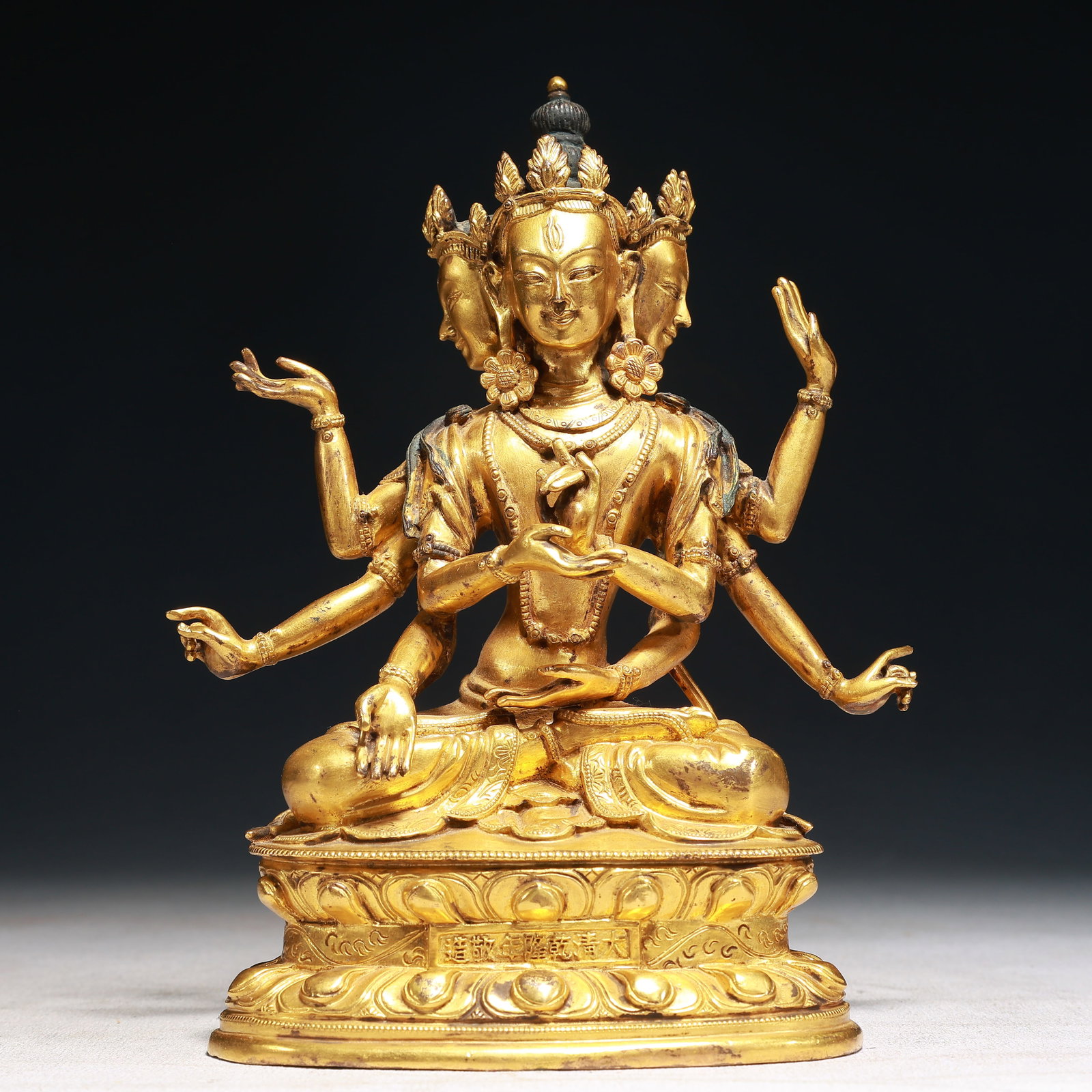 A Solemn Gilt Bronze Statue of Gautama’s Mother: A Solemn Gilt Bronze Statue of Gautama’s Mother,Qing Dynasty,China,Qianlong 款,Size:7.3inx4.5inx3in,Weight:1550g