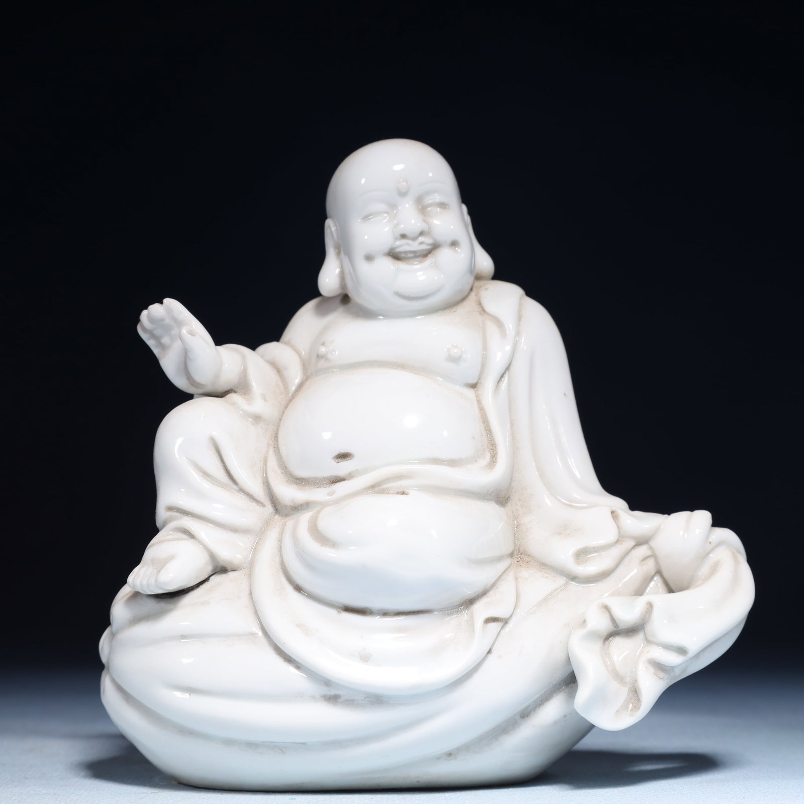 A Solemn Blance-De-Chine Statue of Maitreya Buddha: A Solemn Blance-De-Chine Statue of Maitreya Buddha Blance-De-Chine Statue of Maitreya Buddha,Ming Dynasty,China,Size:5.1inx3.1inx5.1in,Weight:500g 德化瓷弥勒佛Î