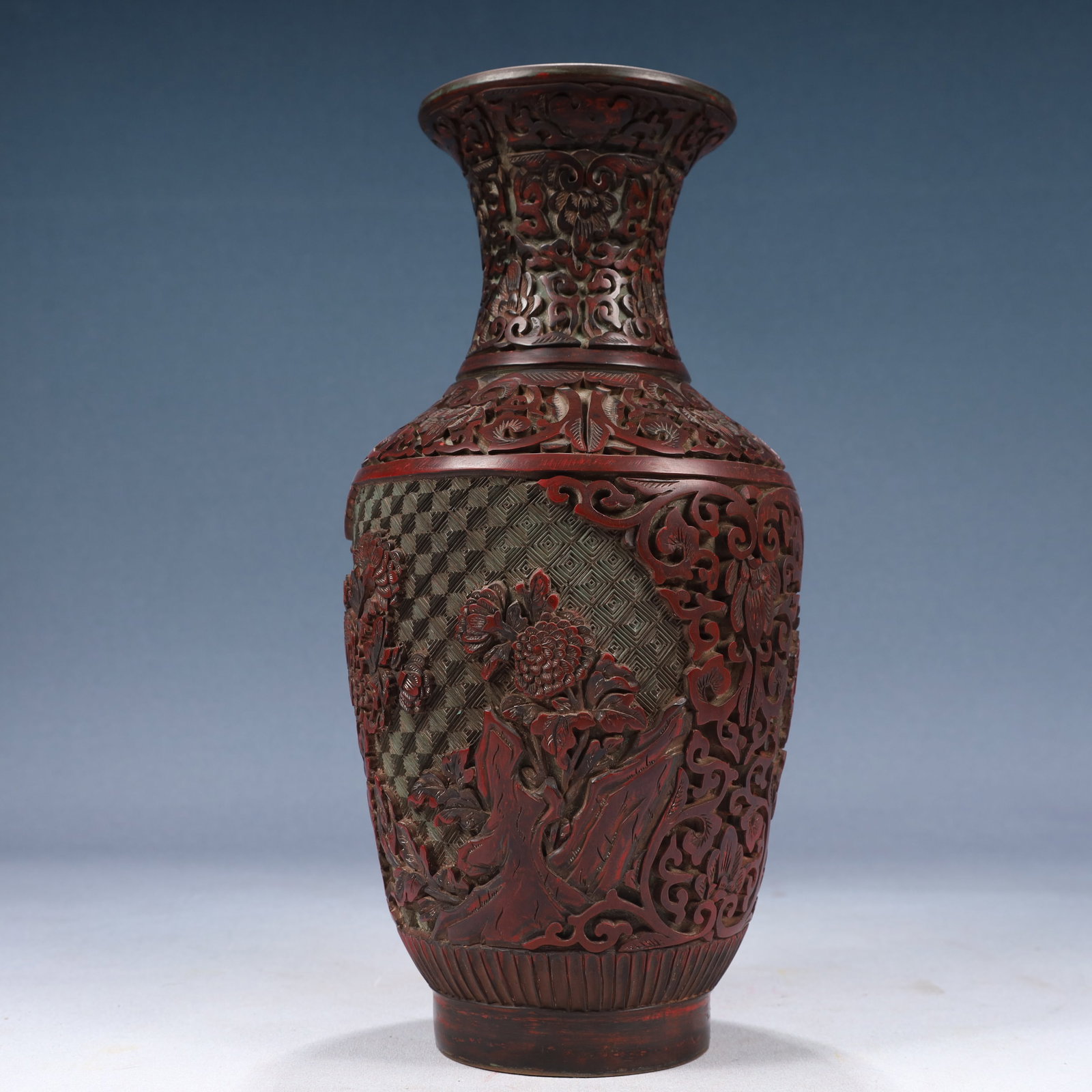 A Rare Carved Red Lacquer Flower Pattern Vase - 8
