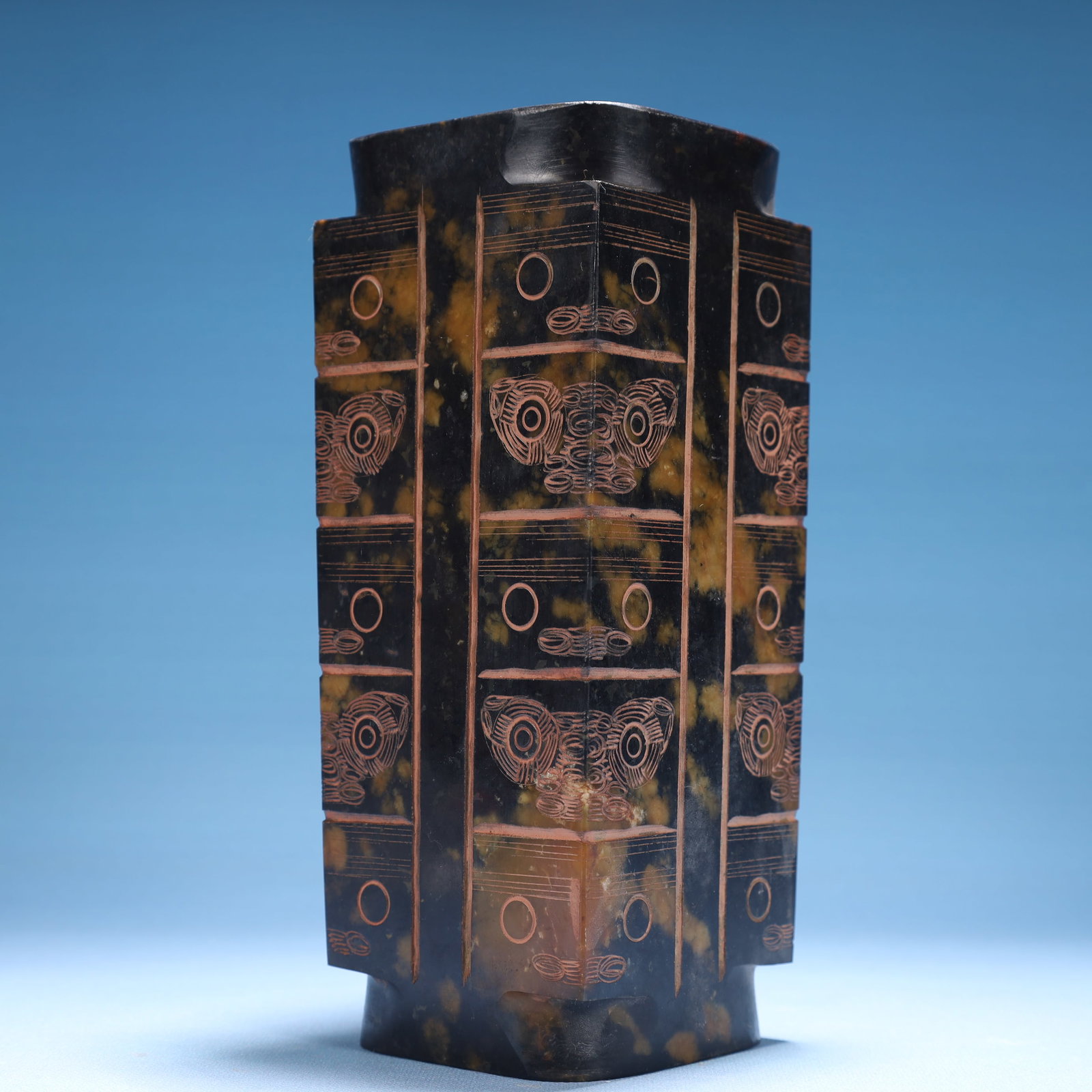 An Archaic Hongshan Culture Greenish Jade Cong: An Archaic Hongshan Culture Greenish Jade Cong,Ancient Time,China,Size:3.5inx8.7in,Weight:2650g 红山文化青白玉琮,中国新石器