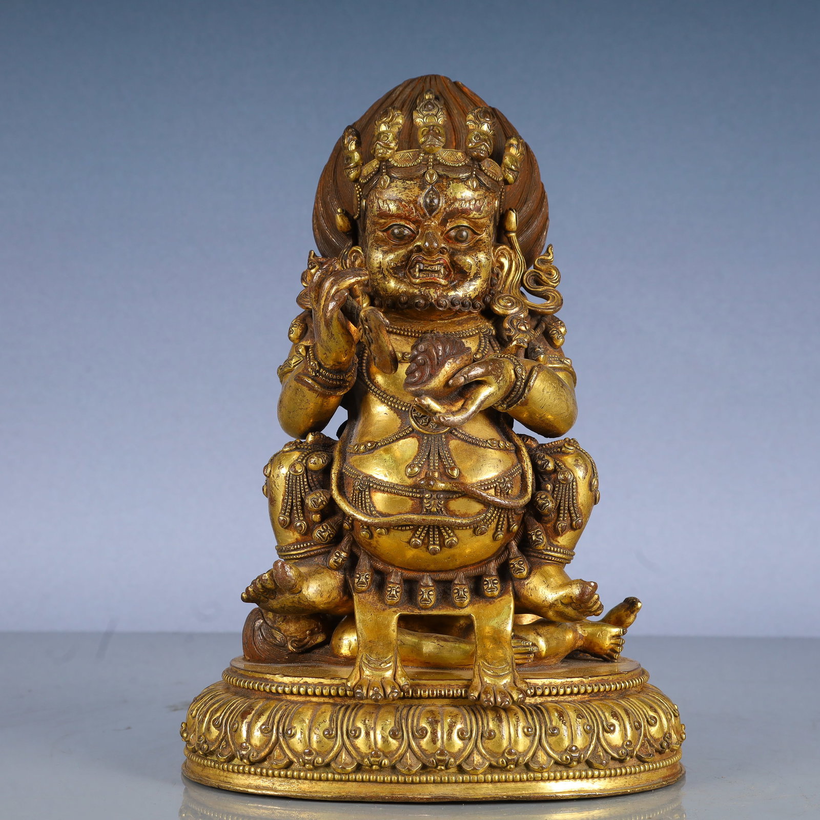 A Solemn Gilt Bronze Statue of Vajra: A Solemn Gilt Bronze Statue of Vajra,Qing Dynasty, China,Size:7.5inx5.5inx10.6in,Weight:3950g 铜鎏金金刚像,中国清代