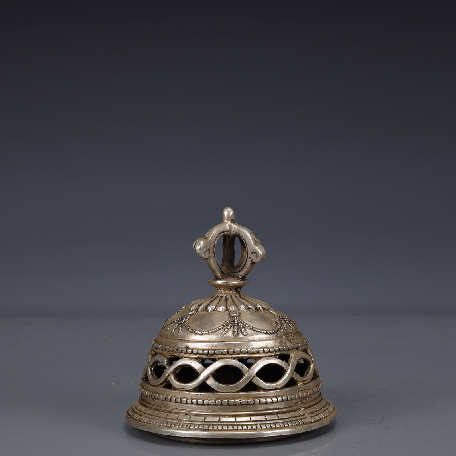 An Exquisite Silver-Plated Bronze Eagle Pattern Elephant-Ears Censer - 9