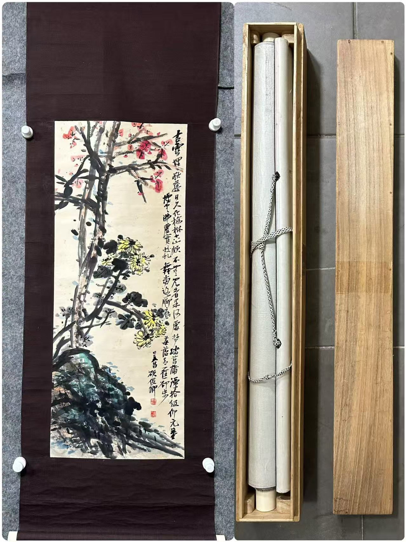 A Chinese Vertical Scroll Ink Painting of Flower on Paper: A Chinese Vertical Scroll Ink Painting of Flower on Paper,Wu Changshuo,Size:15.4inx38.6in 一幅中国水墨花卉画立轴,吴昌Ĵ