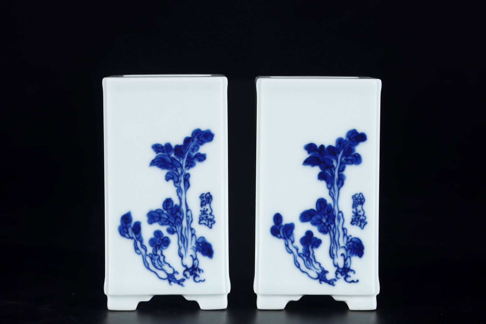 A Pair of Exquisite Blue and White Cabbage Pattern Brush Pots: A Pair of Exquisite Blue and White Cabbage Pattern Brush Pots,the Republic of China,With Mark,Size:3.9inx1.9in 一对青花白菜纹笔筒,中国