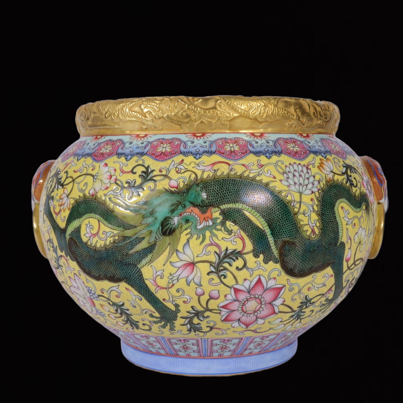 An Exquisite Enamel Painted Gold Lotus Pattern Lion-Ears Brush Washer: An Exquisite Enamel Painted Gold Lotus Pattern Lion-Ears Brush Washer,Qing Dynasty,China,Qianlong Four-character Mark,Size:7.5inx10.2in 珐琅彩描金缠枝莲