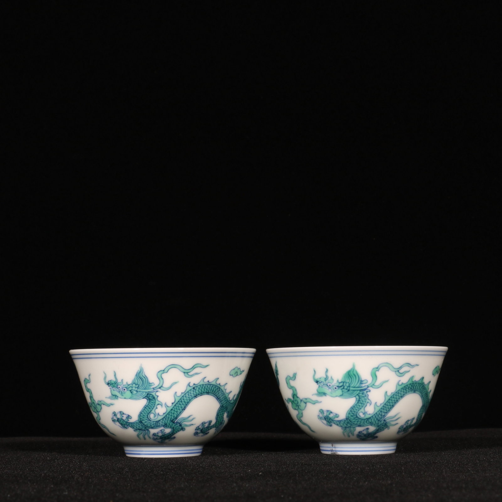 A Pair of Exquisite Green Glazed Auspicious Cloud and Dragon Pattern Cups: A Pair of Exquisite Green Glazed Auspicious Cloud and Dragon Pattern Cups,Ming Dynasty,China,Chenghua Six-character Mark,Size:1.6inx2.8in 一对绿彩祥云龙ಬ