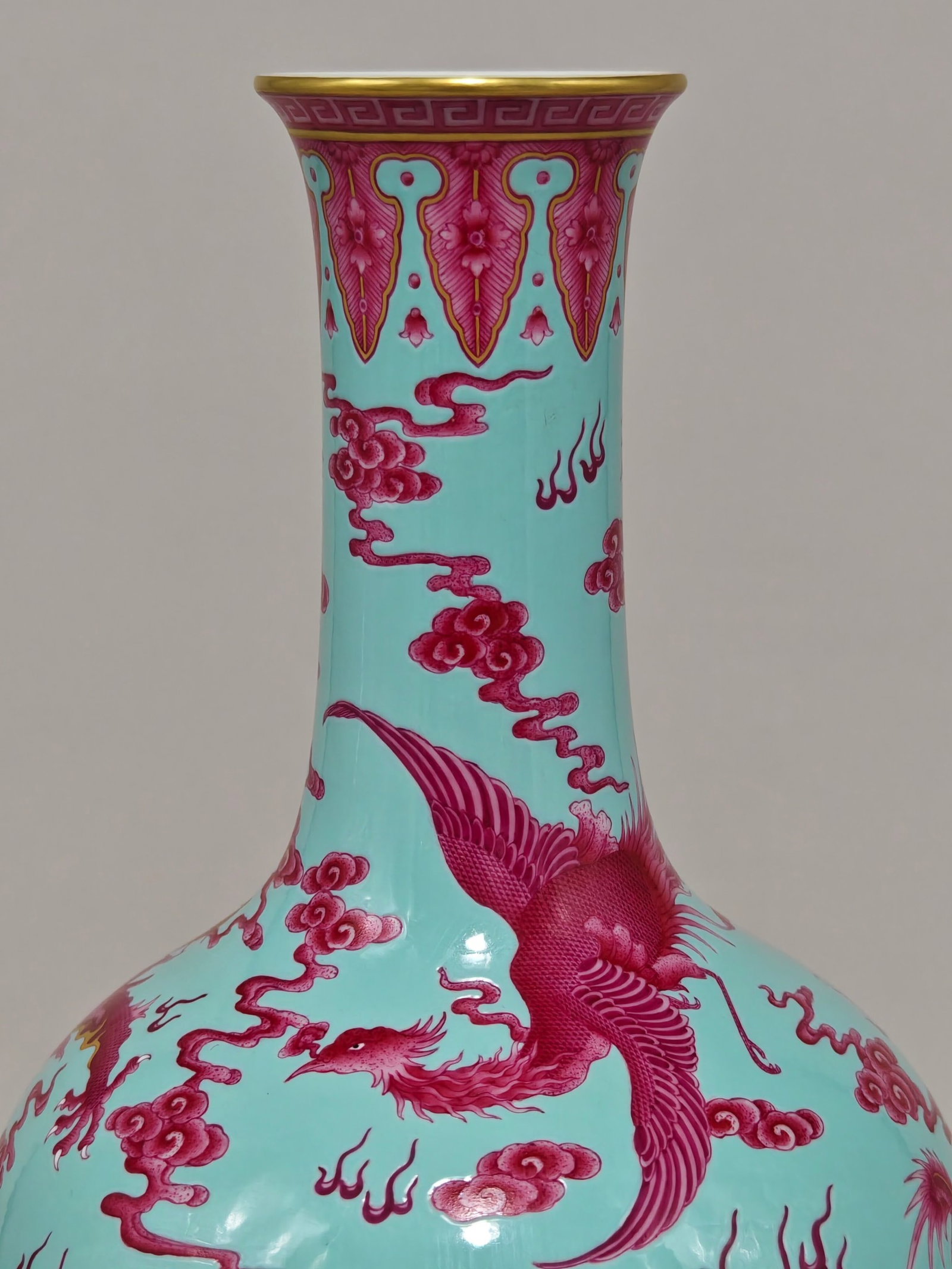 A Rare Turquoise Glazed Ruby Red-Glazed Dragon and Phoenix Pattern Vase - 4