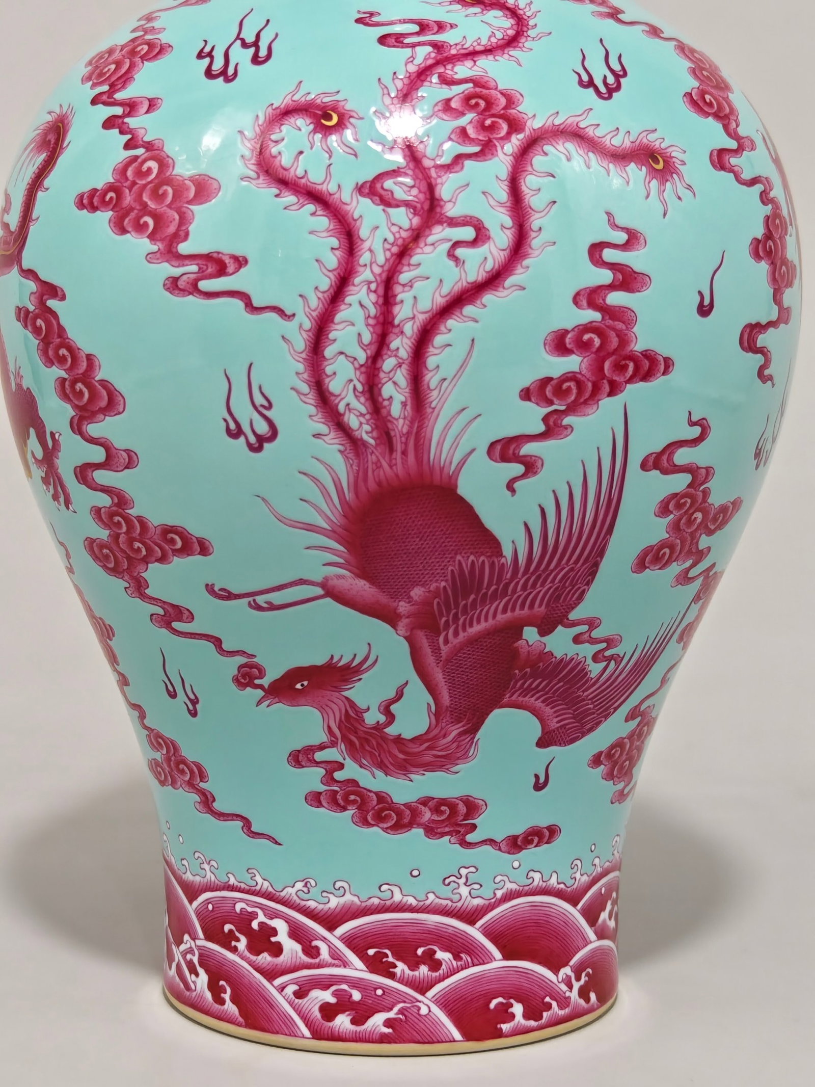 A Rare Turquoise Glazed Ruby Red-Glazed Dragon and Phoenix Pattern Vase - 7