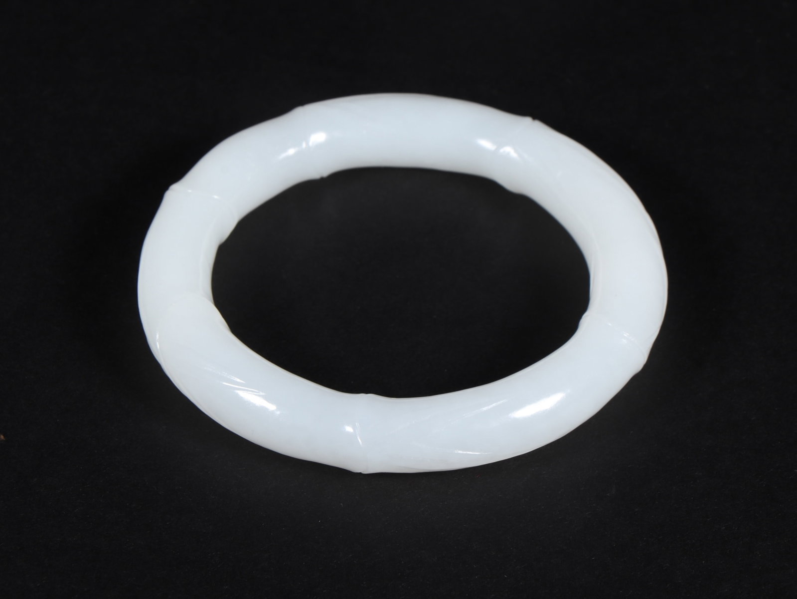 An Exquisite White Jade Bamboo Pattern Bracelet - 3