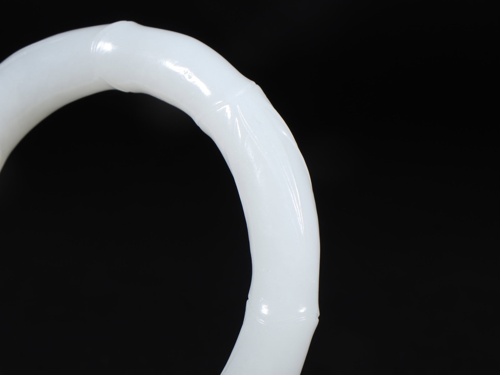 An Exquisite White Jade Bamboo Pattern Bracelet - 9