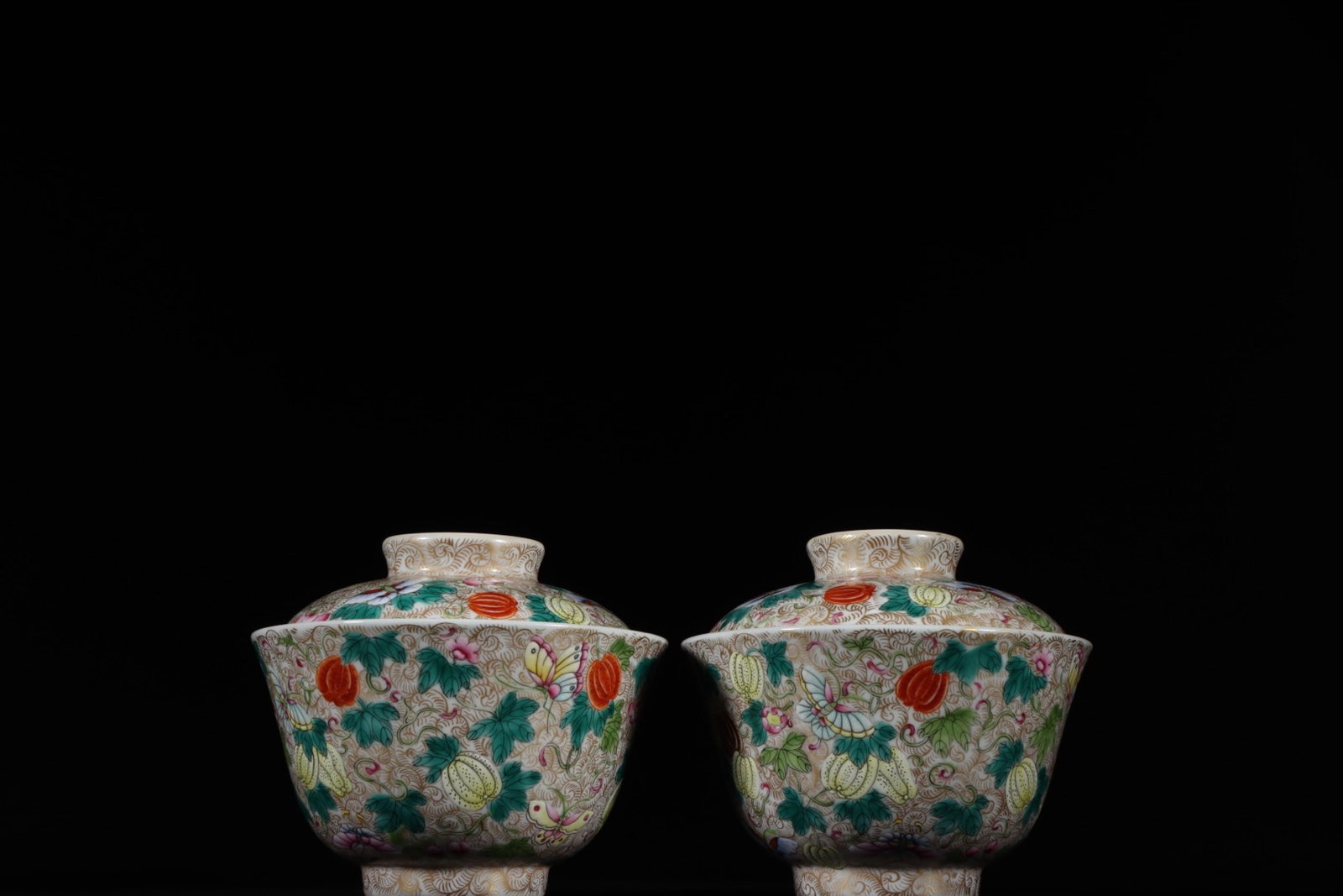 A Pair of Exquisite Famille-Rose Painted Gold Flower and Fruit Pattern Bowls with Cover: A Pair of Exquisite Famille-Rose Painted Gold Flower and Fruit Pattern Bowls with Cover,Qing Dynasty,China,Jiaqing Six-character Mark,Size:3.8inx4in 一对粉彩描金