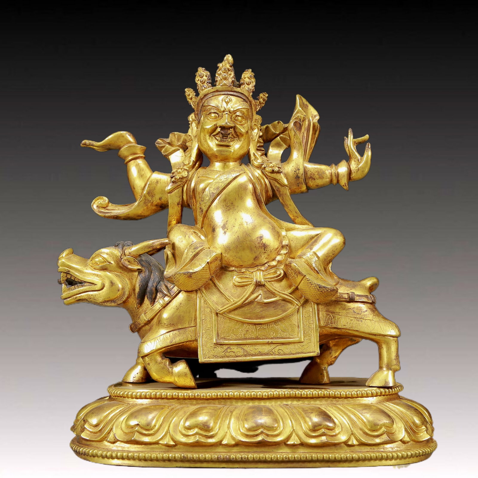 A Solemn Gilt Bronze Statue of Vajra protector: A Solemn Gilt Bronze Statue of Vajra protector,Ming Dynasty, China,Size:10.2inx6.3inx11.8in,Weight:6505g 铜鎏金金刚护法像，明代