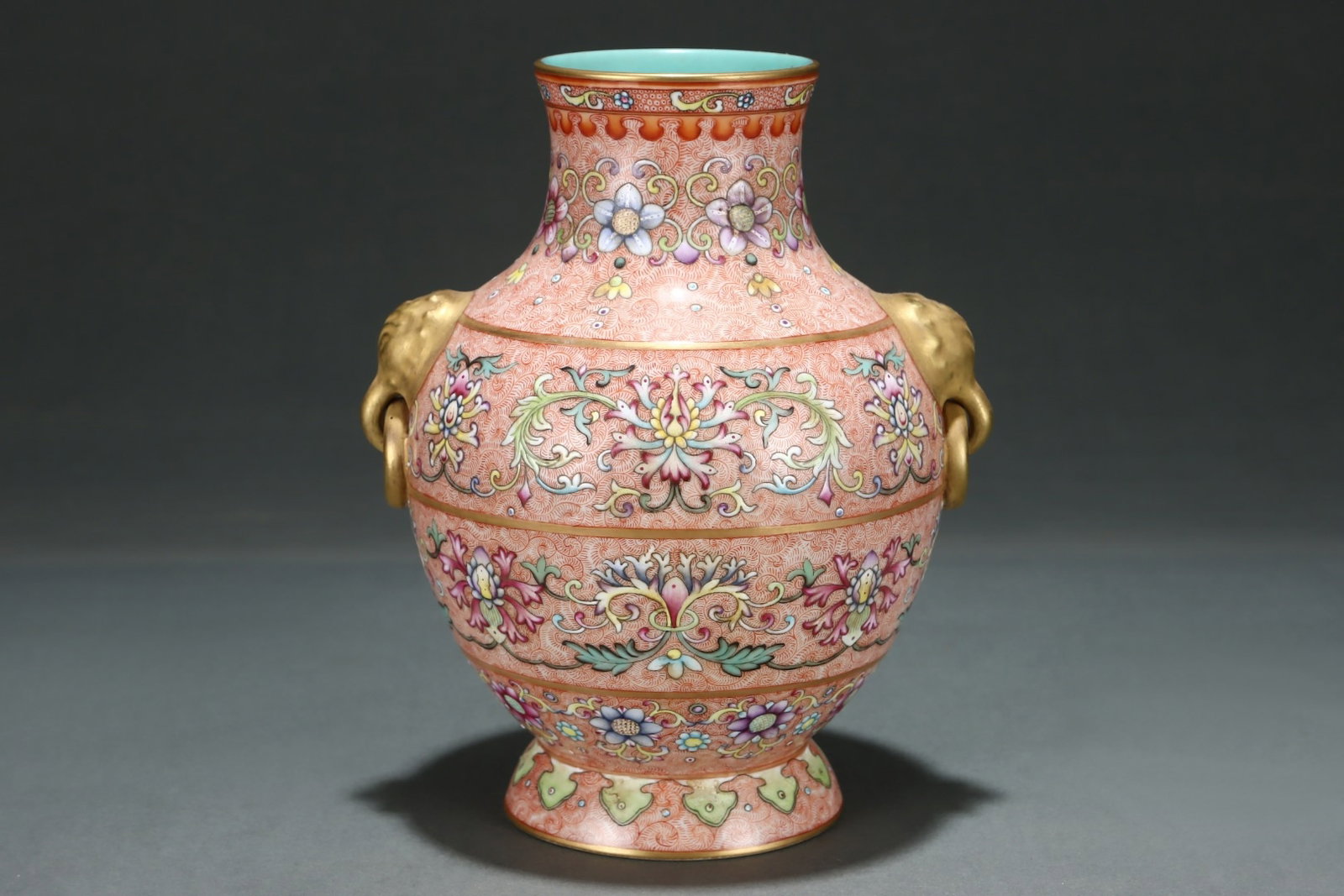An Exquisite Enamel Lotus Pattern Beast-Ears Jar - 4