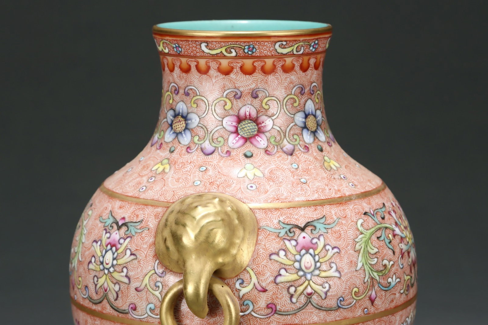 An Exquisite Enamel Lotus Pattern Beast-Ears Jar - 5