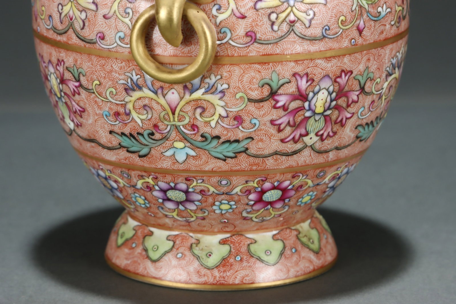 An Exquisite Enamel Lotus Pattern Beast-Ears Jar - 6