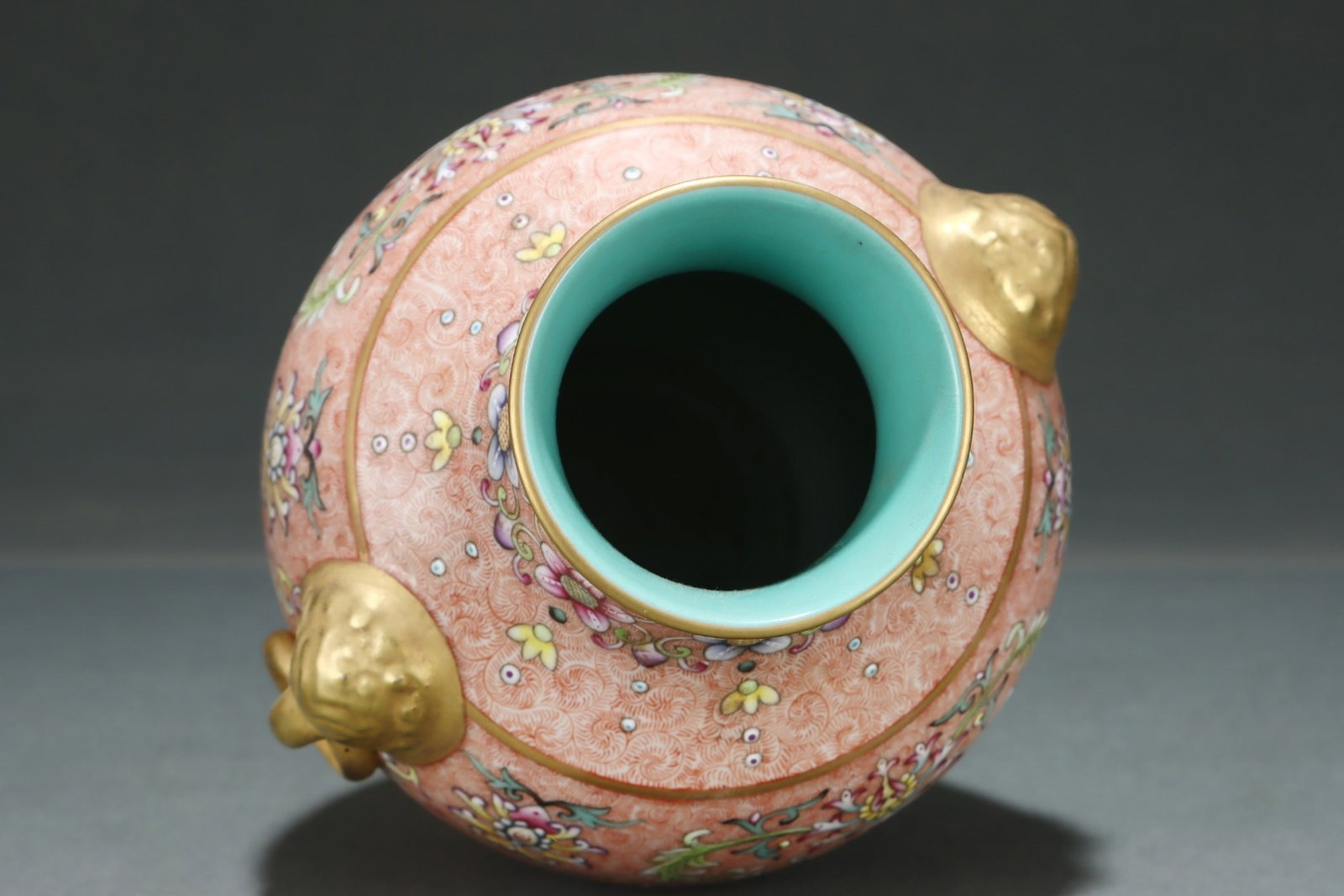An Exquisite Enamel Lotus Pattern Beast-Ears Jar - 7