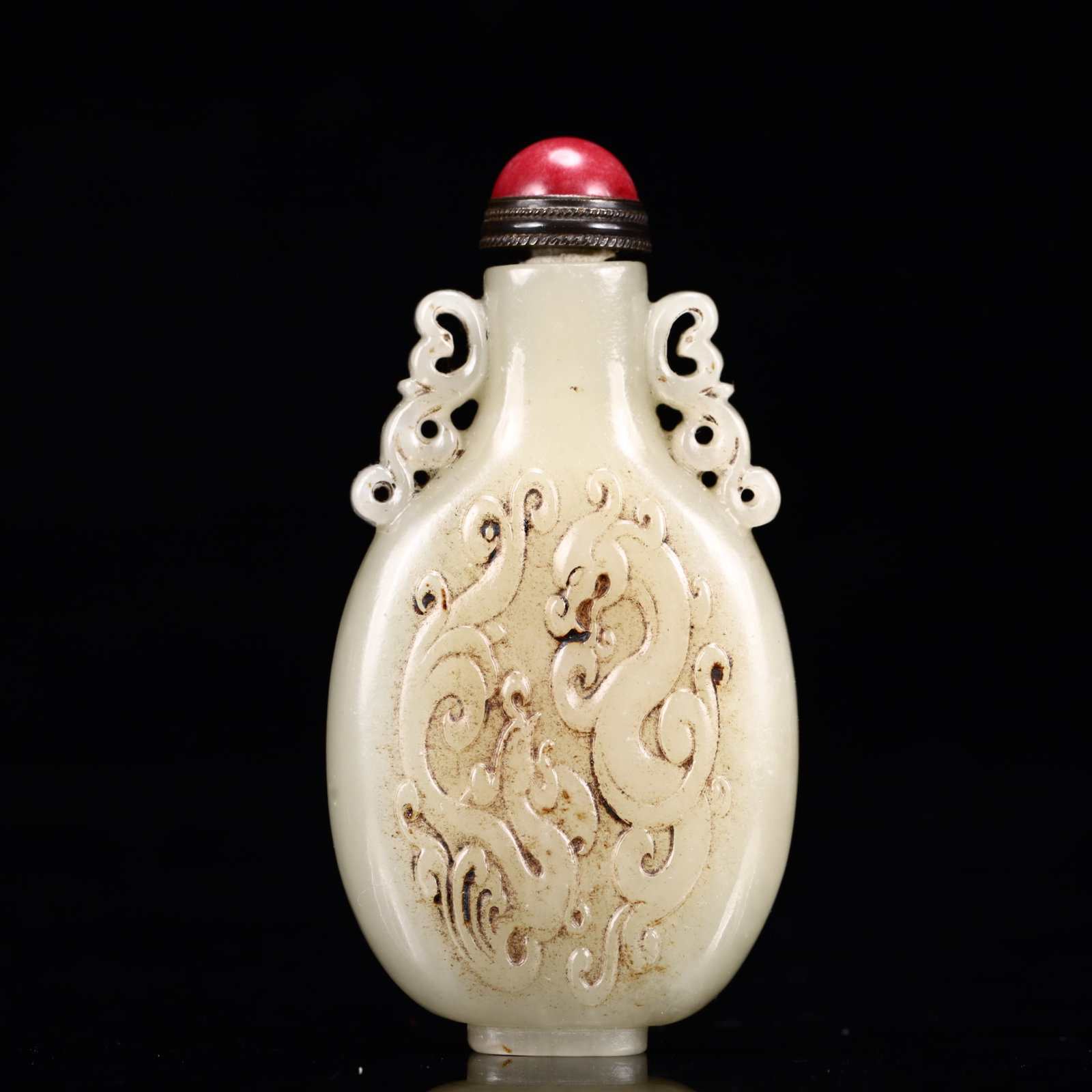 An Exquisite White Jade Dragon Pattern Double-Ears Snuff Bottle: An Exquisite White Jade Dragon Pattern Double-Ears Snuff Bottle,Qing Dynasty, China,Size:1.8inx0.6inx3.1in,Weight:82g 白玉龙纹双耳鼻烟壶,中&