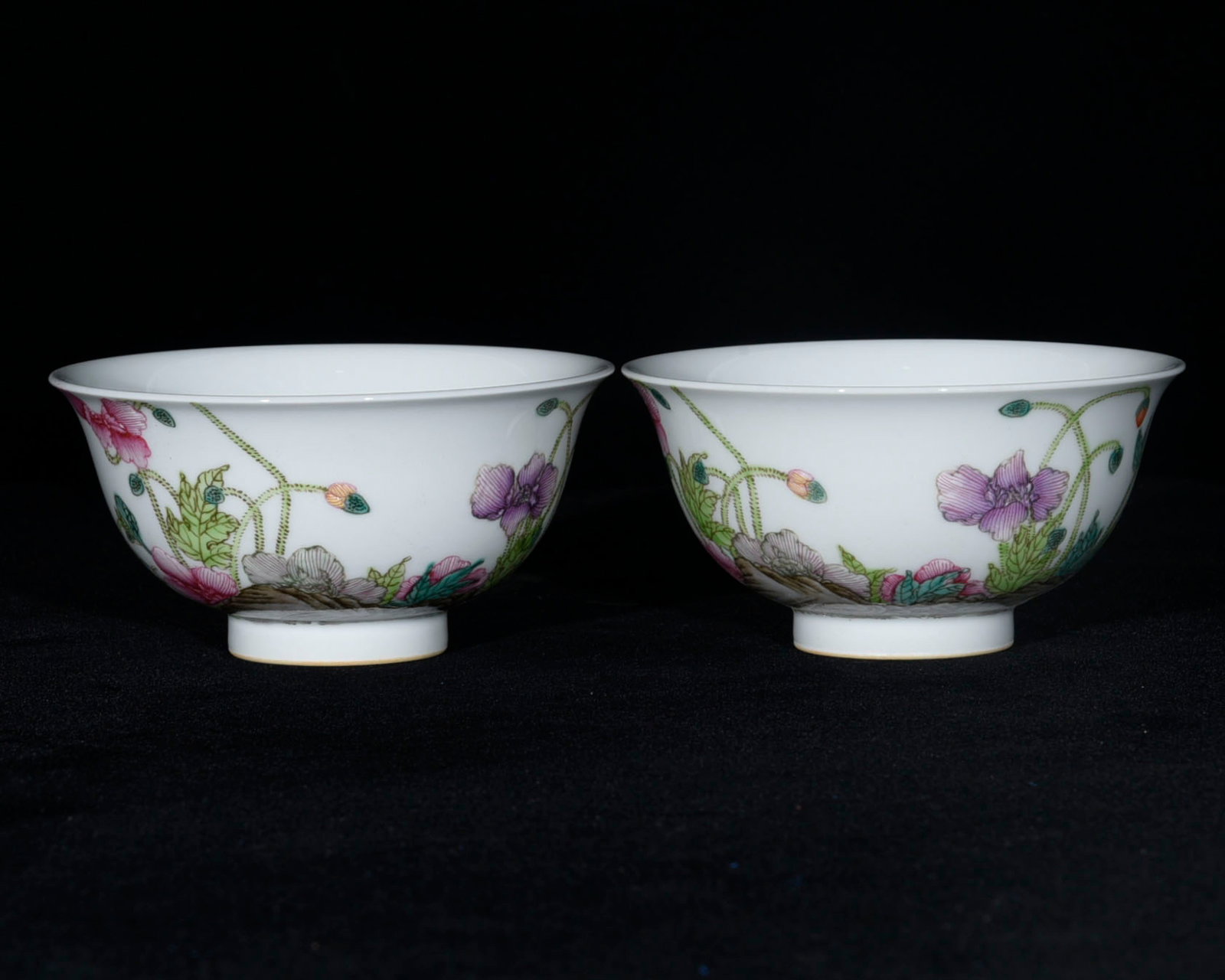 A Pair of Exquisite Famille-Rose Flower and Butterfly Pattern Bowls,with poem: A Pair of Exquisite Famille-Rose Flower and Butterfly Pattern Bowl,with poem,Qing Dynasty,China,Qianlong Four-character Mark,Size:2.3inx4.5ins 一对粉彩花卉蝴&