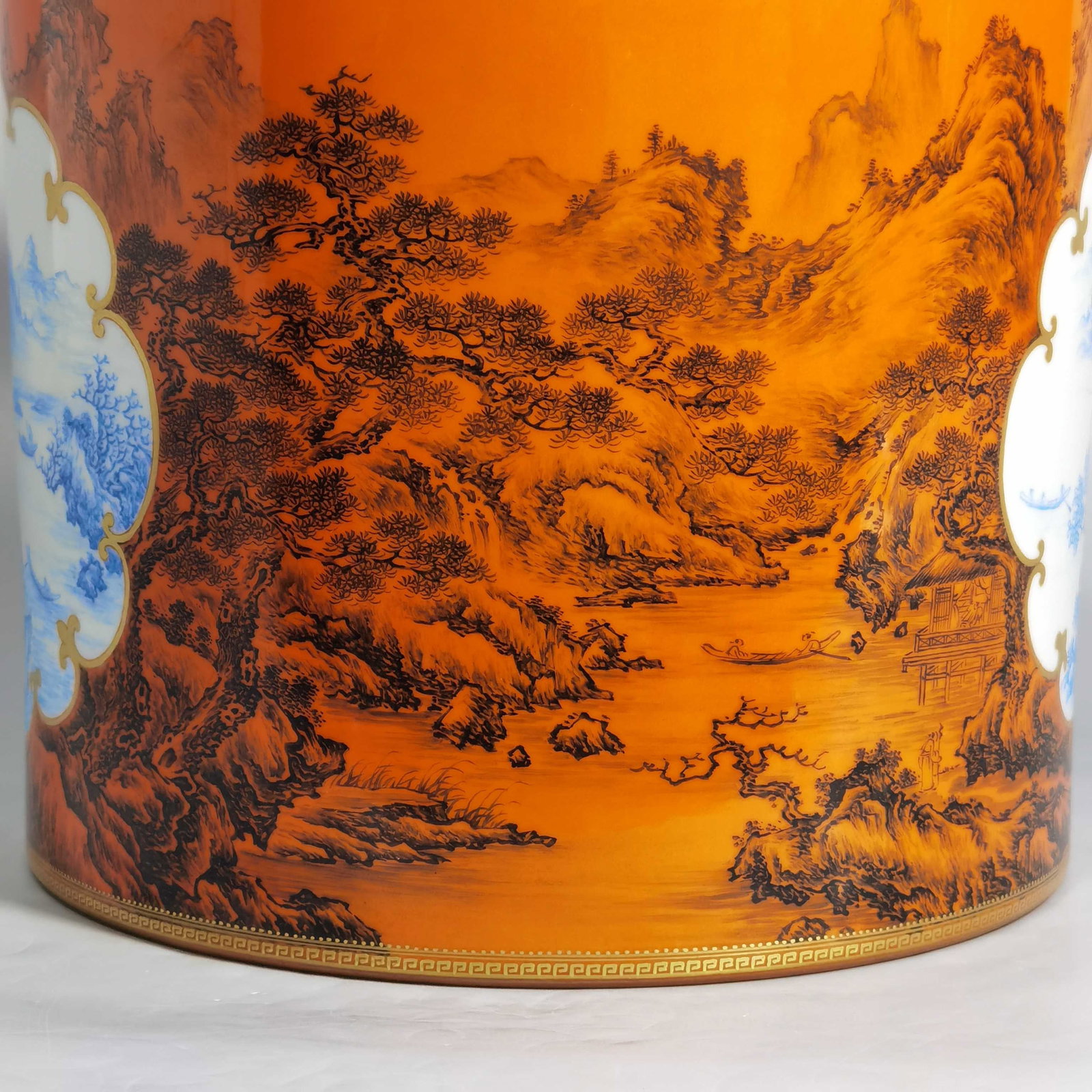 An Exquisite Enamel Landscape Pattern Brush Pot - 7