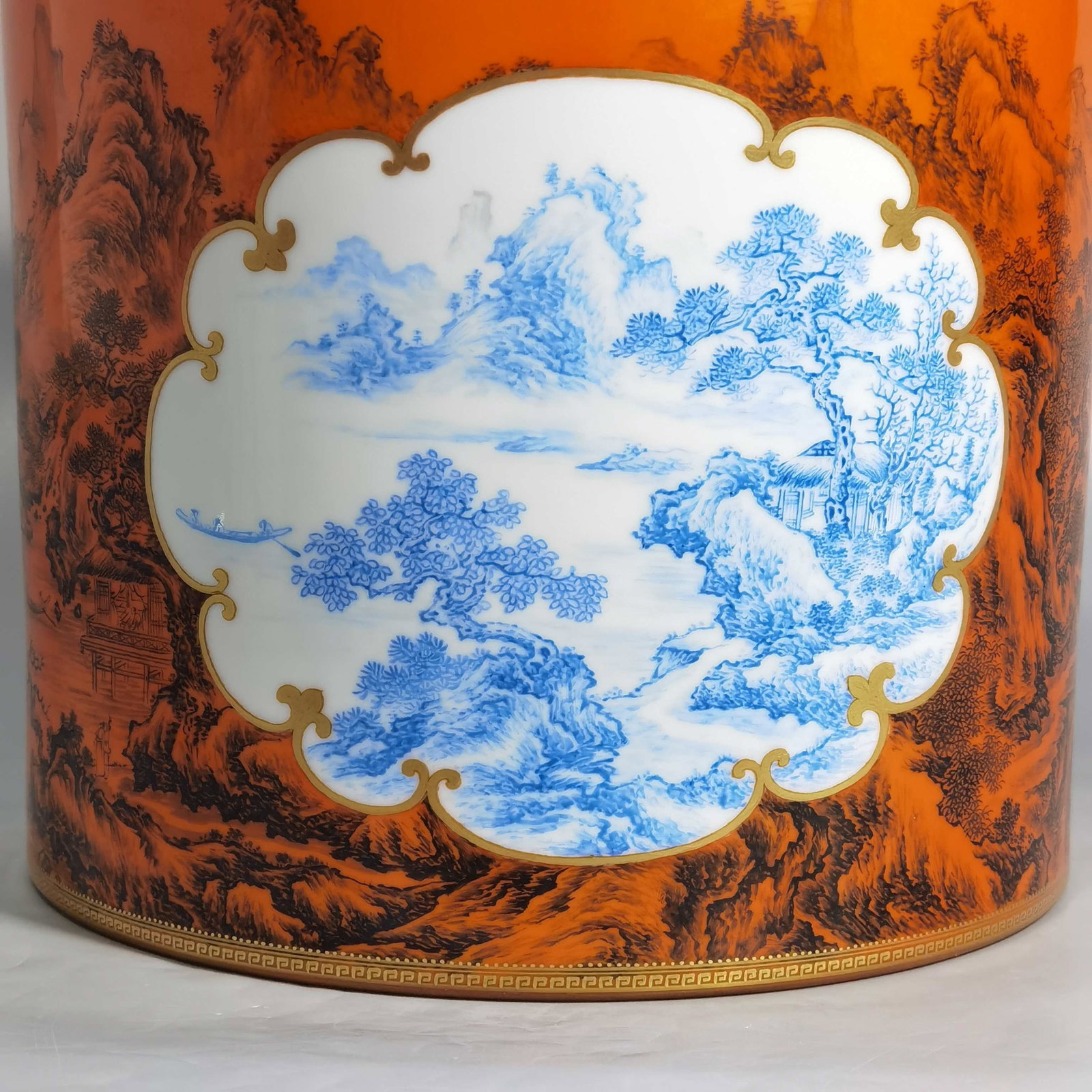 An Exquisite Enamel Landscape Pattern Brush Pot - 8
