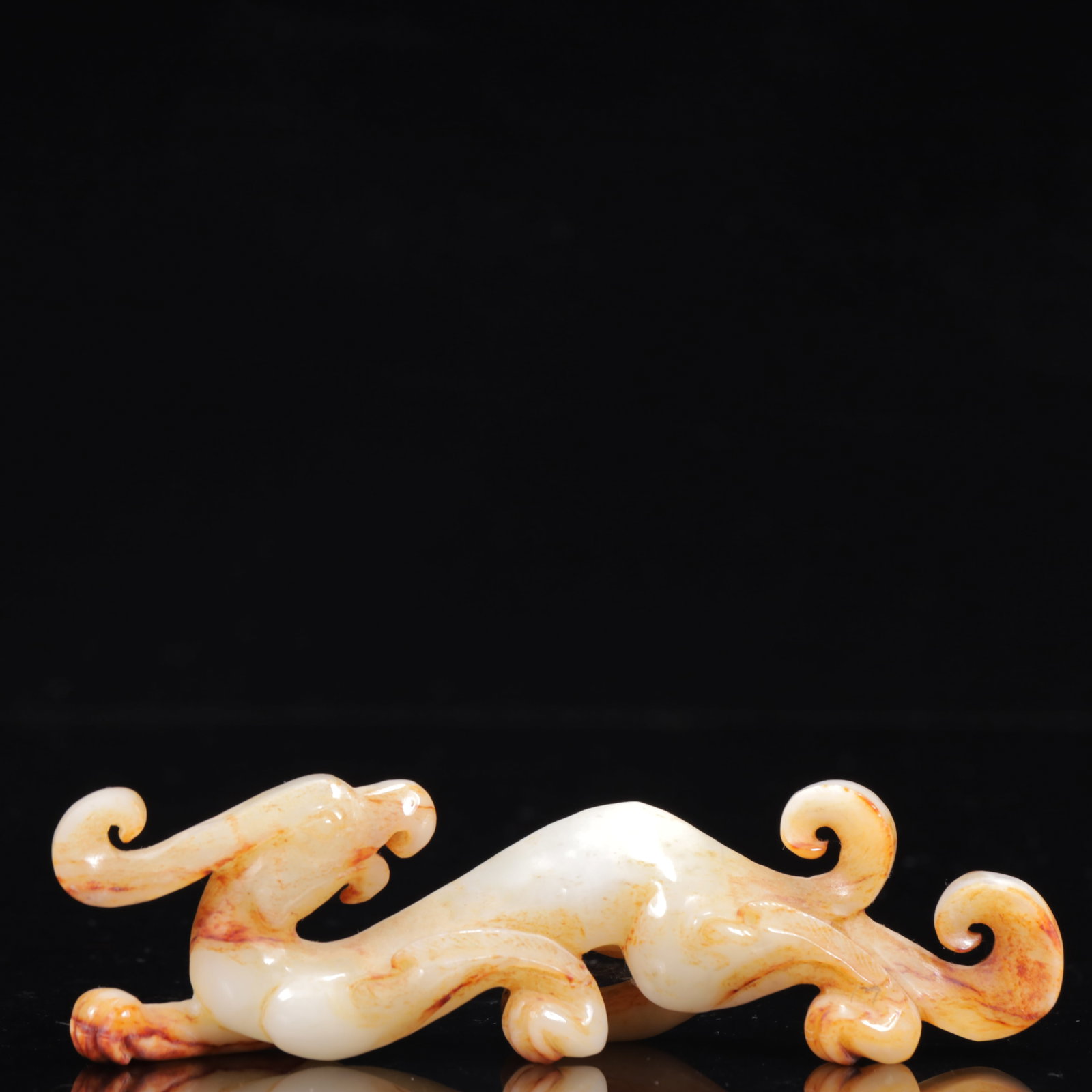An Exquisite White Jade Phoenix Ornament: An Exquisite White Jade Phoenix Ornament,Qing Dynasty,China,Size:5.9inx1.2inx1.6in,Weight:200g 白玉凤摆件,中国清代