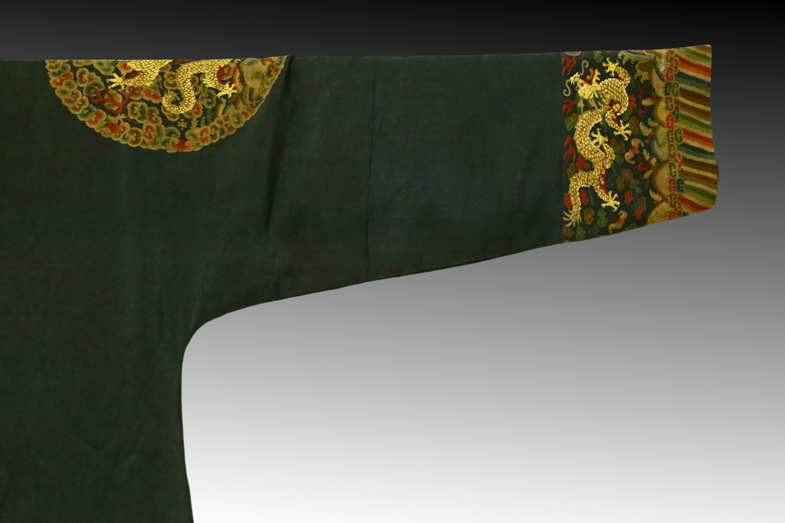An Exquisite Kesi Imperial Robe - 14