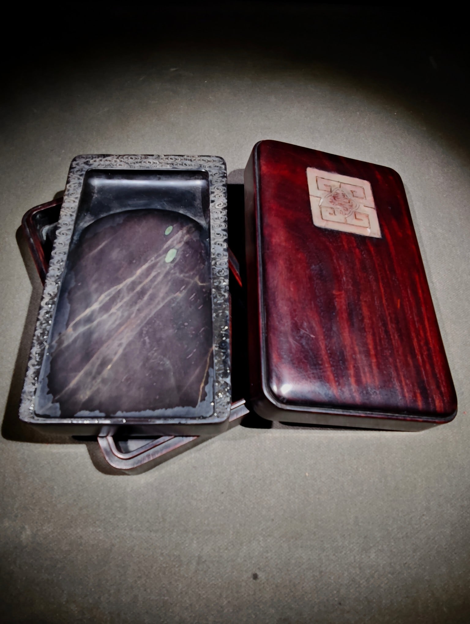 An Exquisite Auspicious Cloud Pattern Inkstone,With Poem,With Cover Box,Inlaid White Jade: An Exquisite Auspicious Cloud Pattern Inkstone,With Poem,With Cover Box,Inlaid White Jade,Qing Dynasty, China,Size:(Inkstone)7.9inx4.5inx1.2in,(Box)8.7inx5.3inx2.4in 祥云纹砚&#