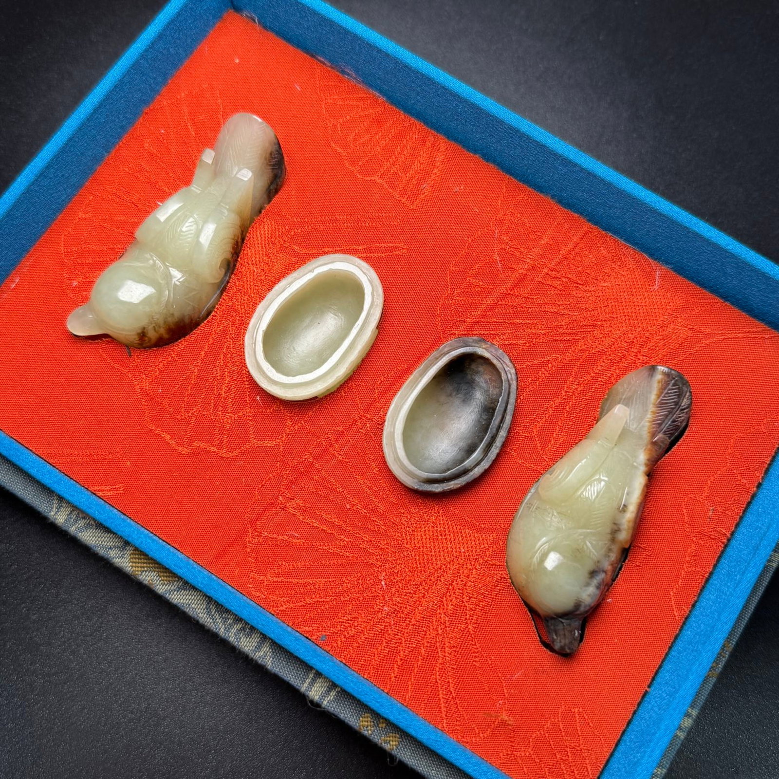 A Pair of Exquisite White Jade Mandarin Duck Boxes: A Pair of Exquisite White Jade Mandarin Duck Boxes,Qing Dynasty,China,Size:2.5inx1.3inx1in,Weight:74g 一对白玉鸳鸯盒,中国清代