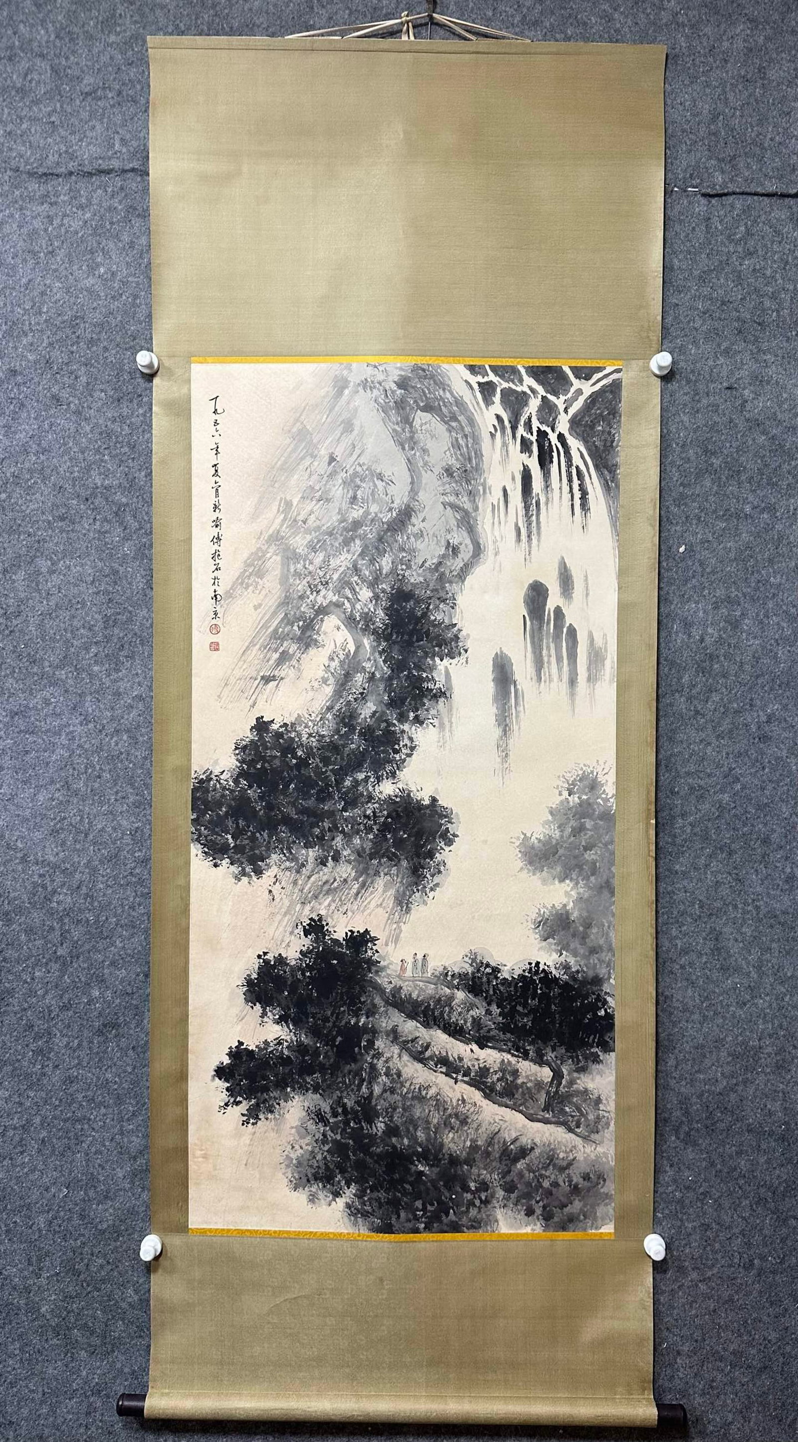 A Chinese Vertical Scroll Ink Painting of Landscape on Paper: A Chinese Vertical Scroll Ink Painting of Landscape on Paper,Fu Baoshi,Size:26.8inx53.9in 一幅中国水墨山水画立轴,傅抱ĳ